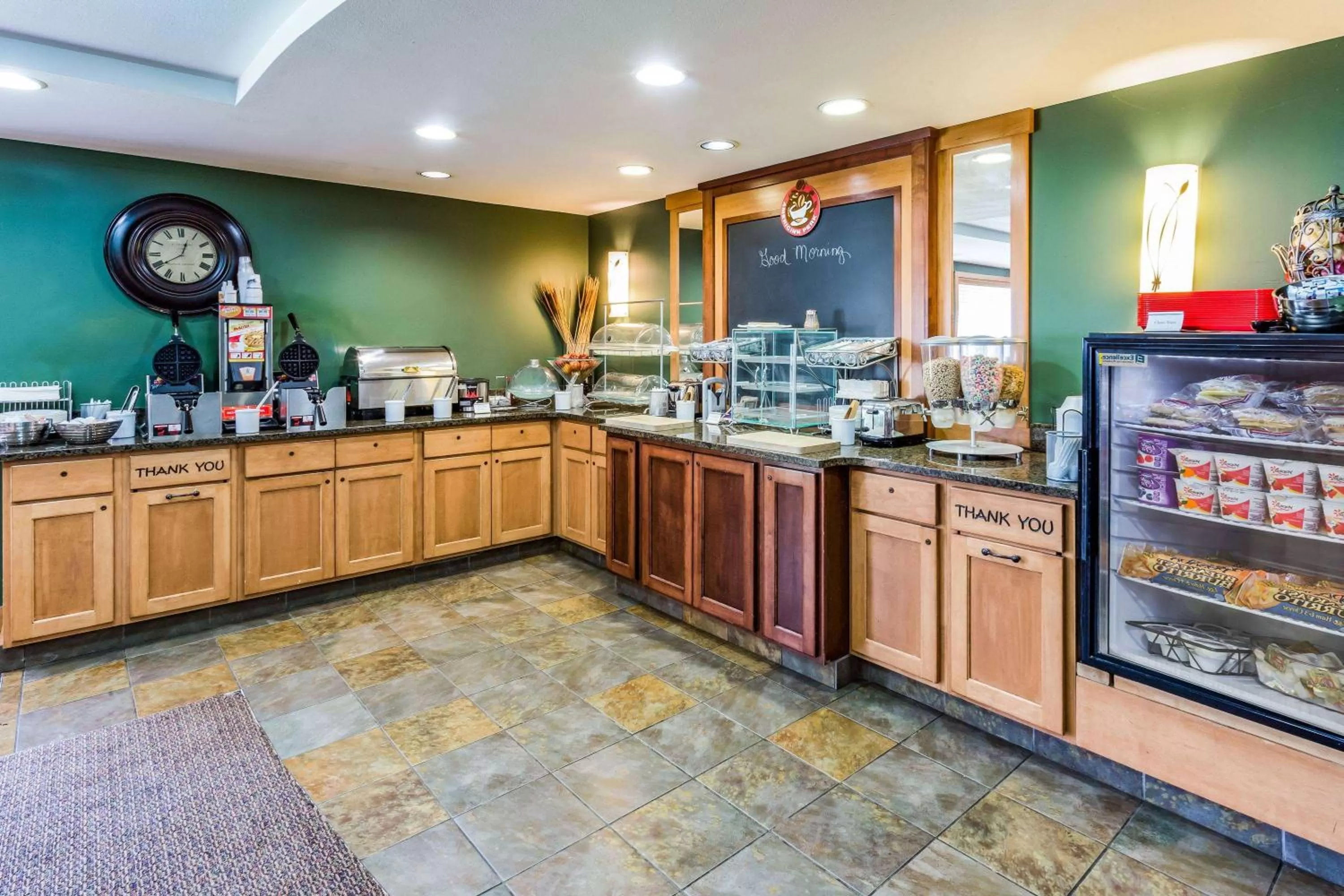 Restaurant/places to eat in AmericInn by Wyndham Fort Pierre Conference Center