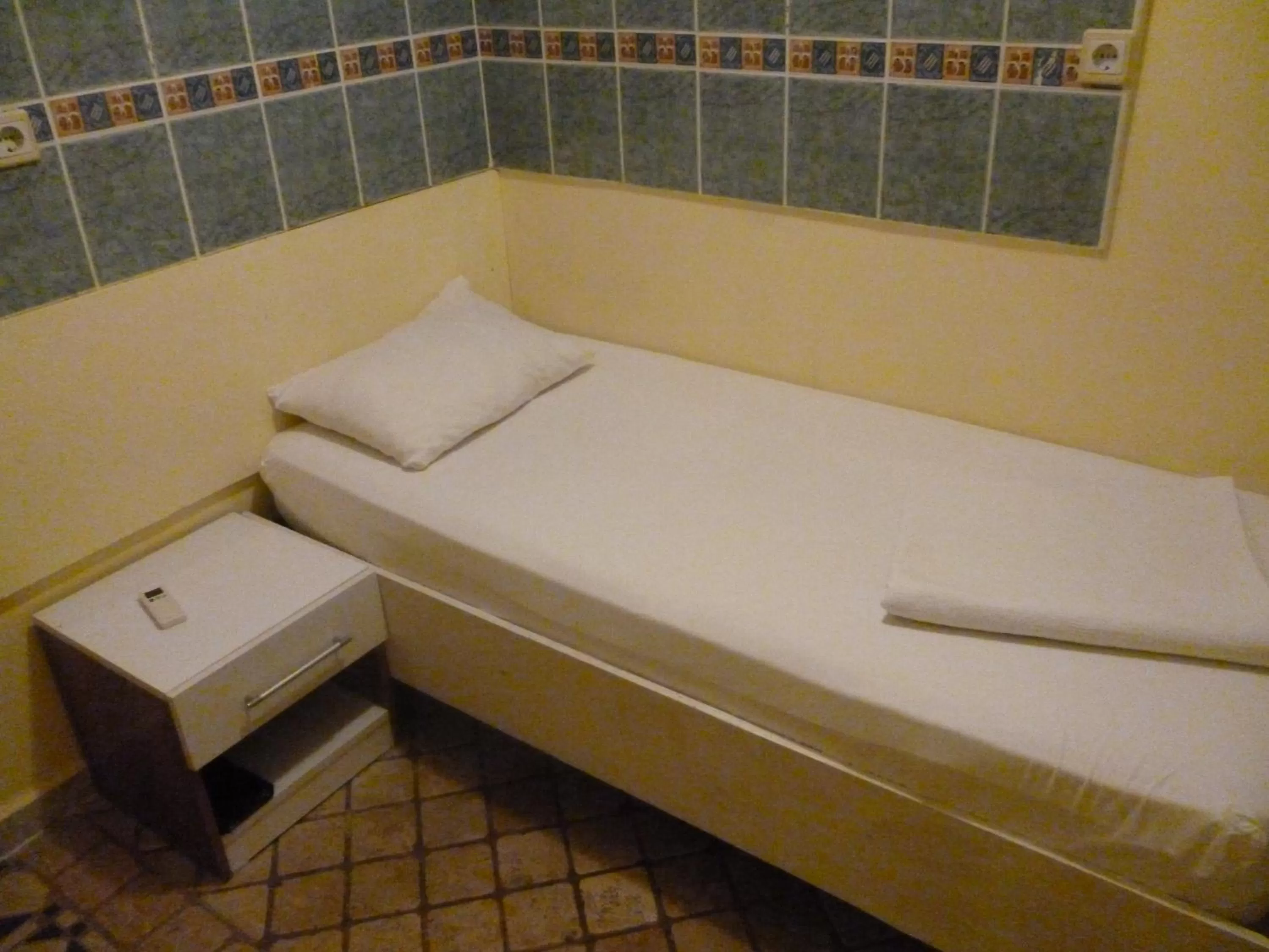 Bedroom, Bed in Frankfurt Hotel