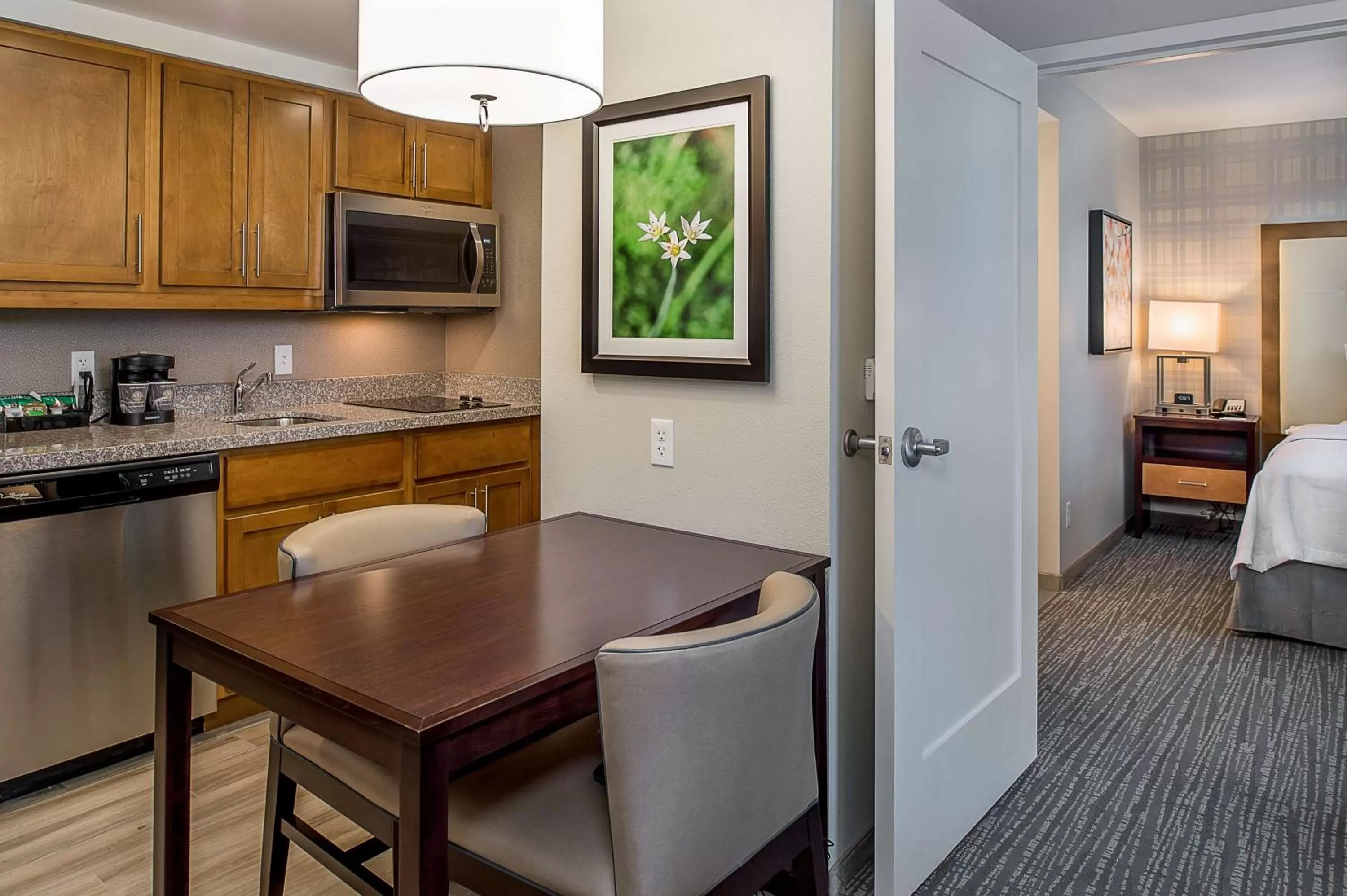 Kitchen or kitchenette, Bed in Homewood Suites by Hilton St. Louis Westport