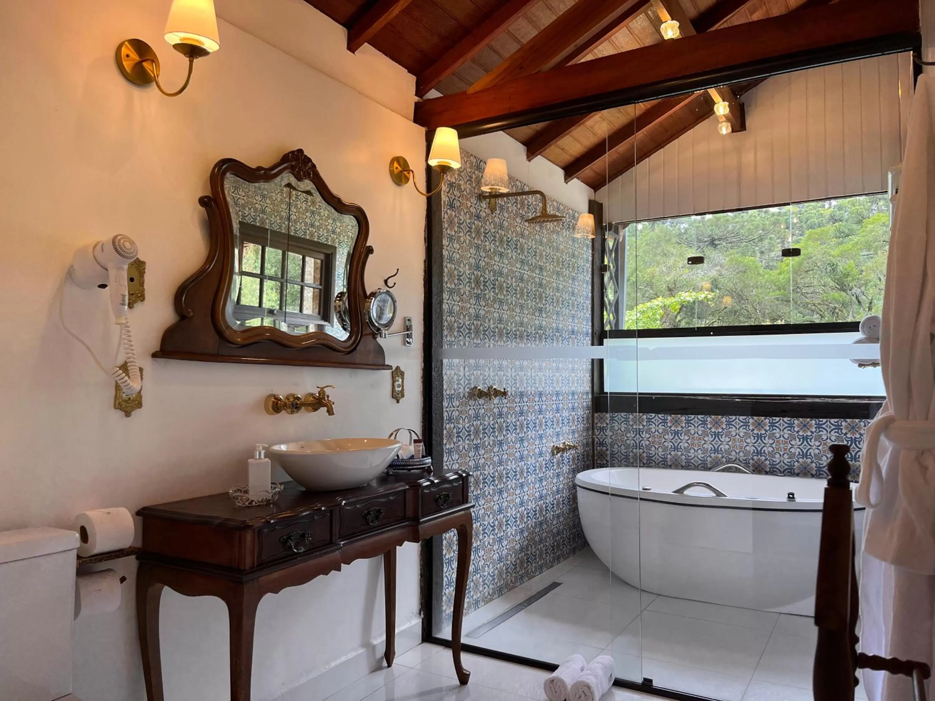 Hot Tub, Bathroom in Pousada Dona Bendita