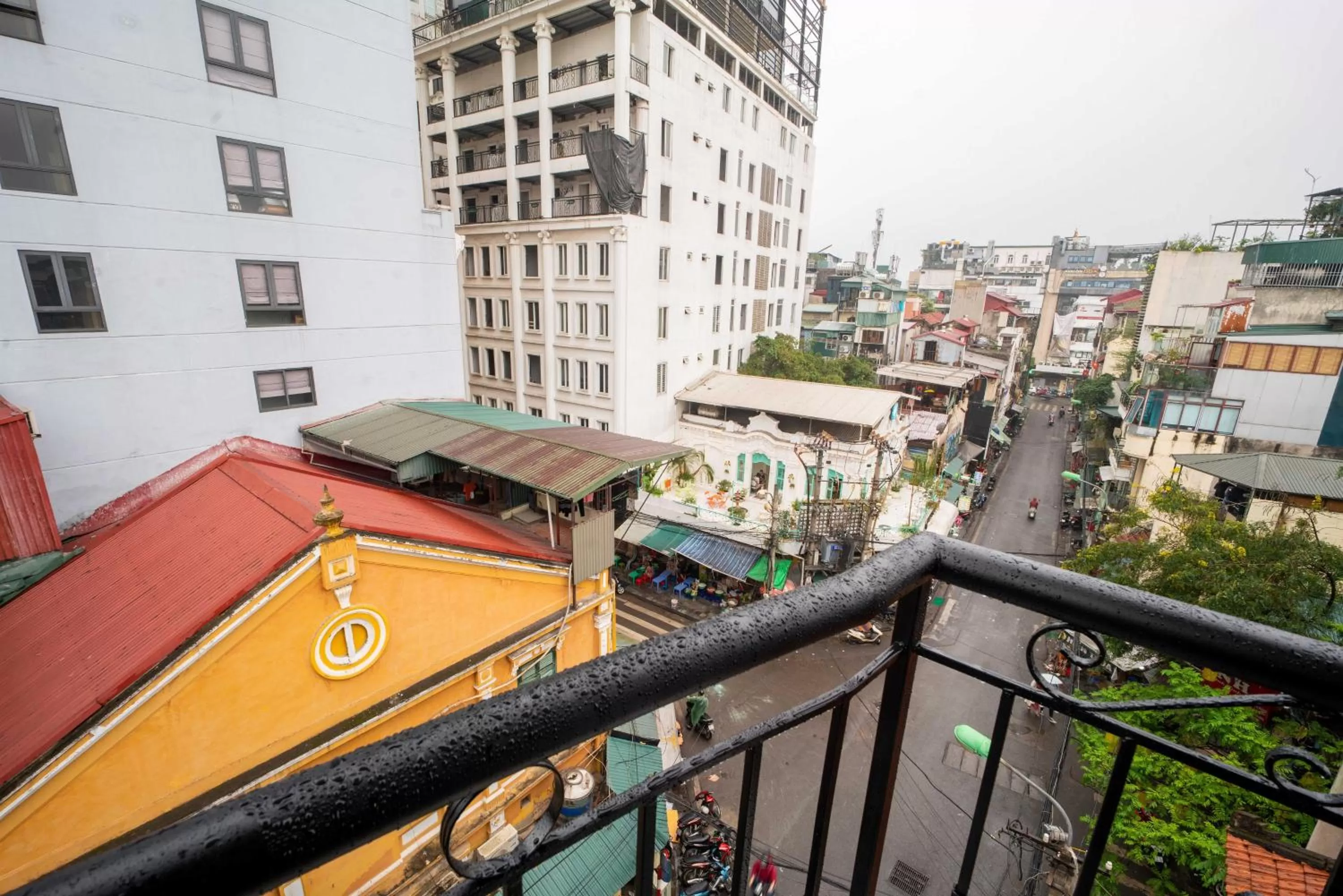 Property building in Charming Moon Hotel