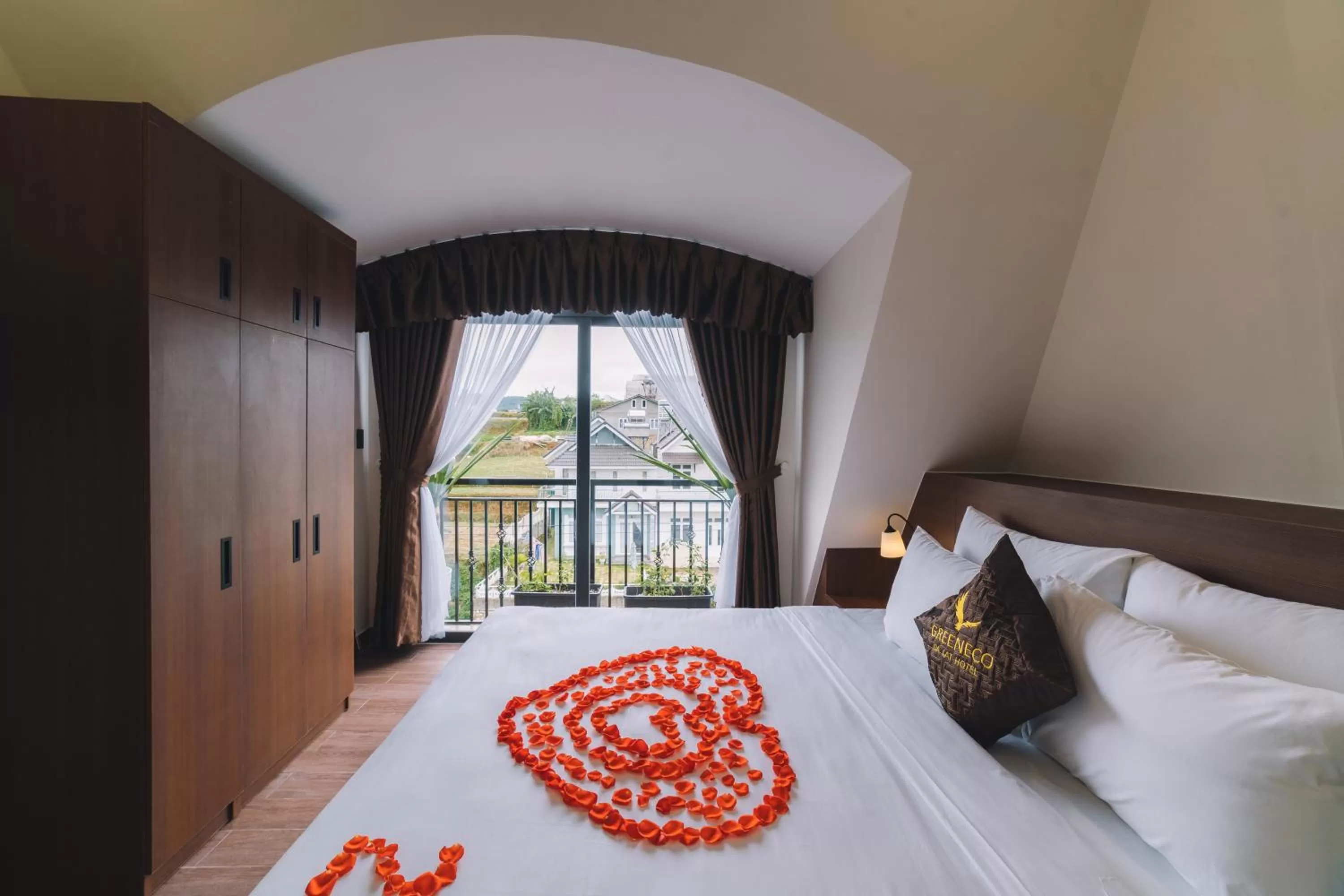 Natural landscape, Bed in GREENECO DA LAT HOTEL - Khách sạn Green Eco Đà Lạt