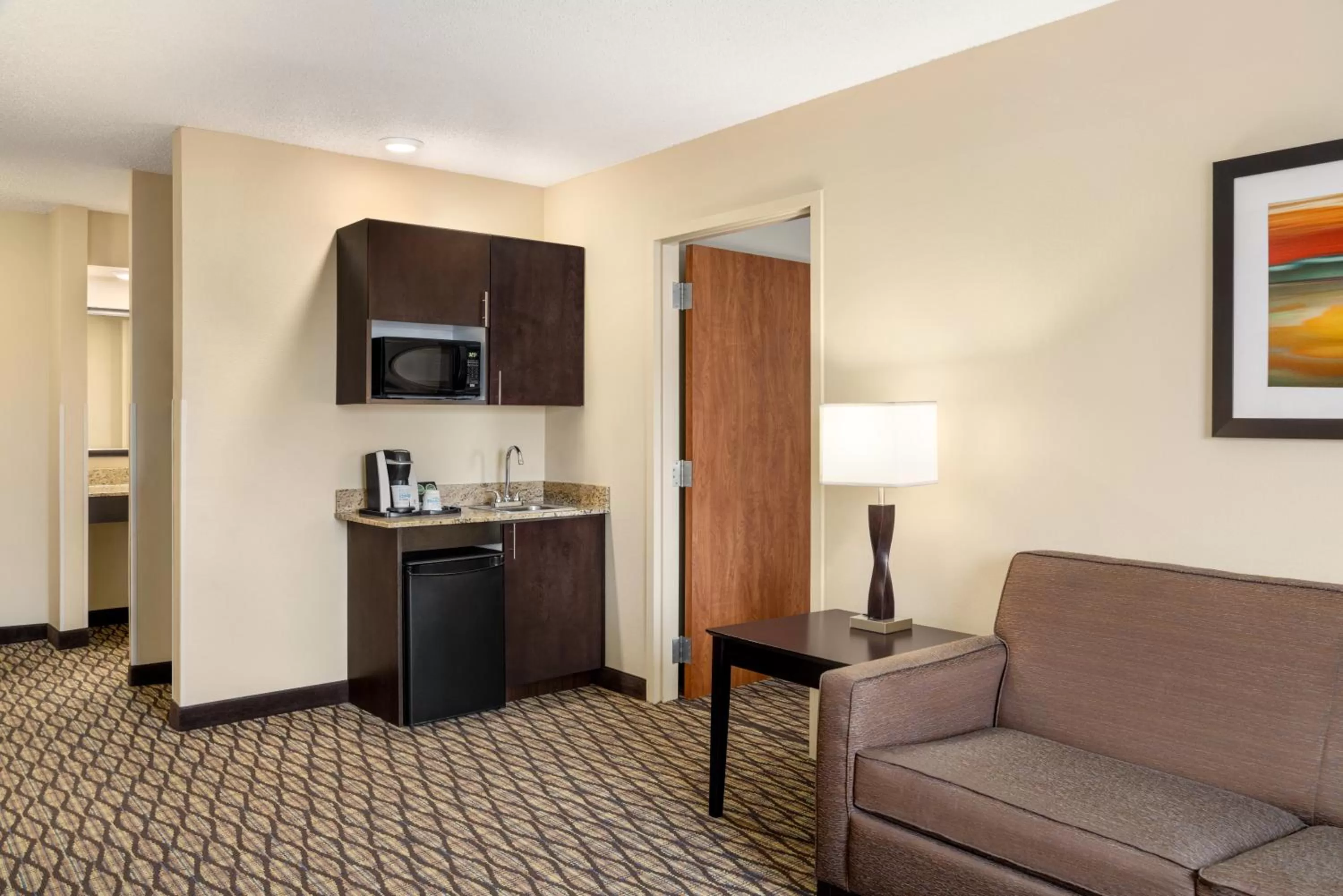 Bedroom in Holiday Inn Express Hotel & Suites Edmond by IHG