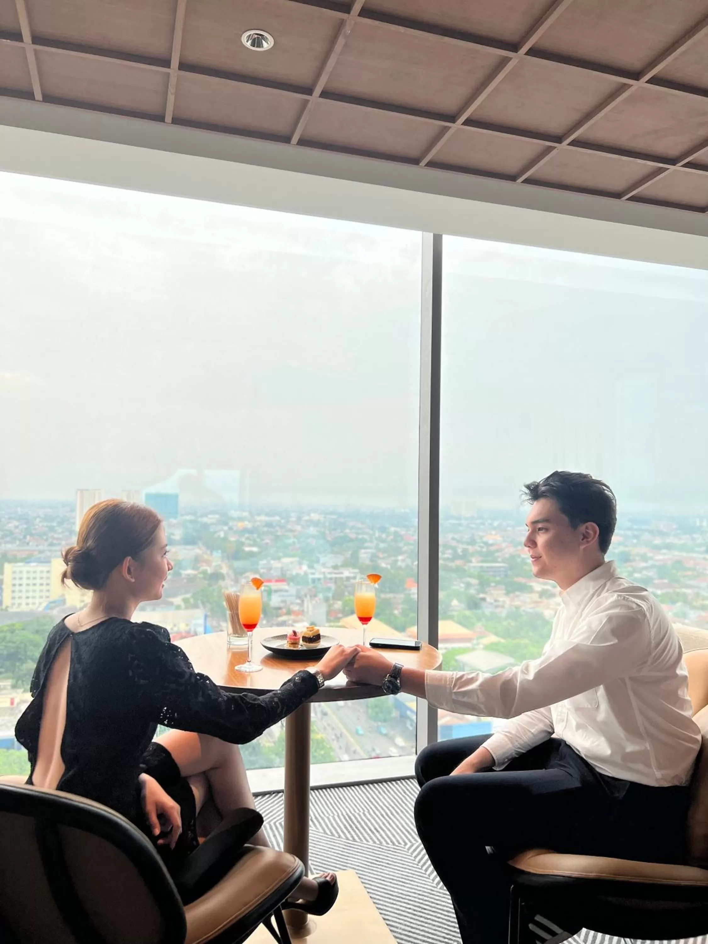 Lounge or bar in Ra Suites Simatupang