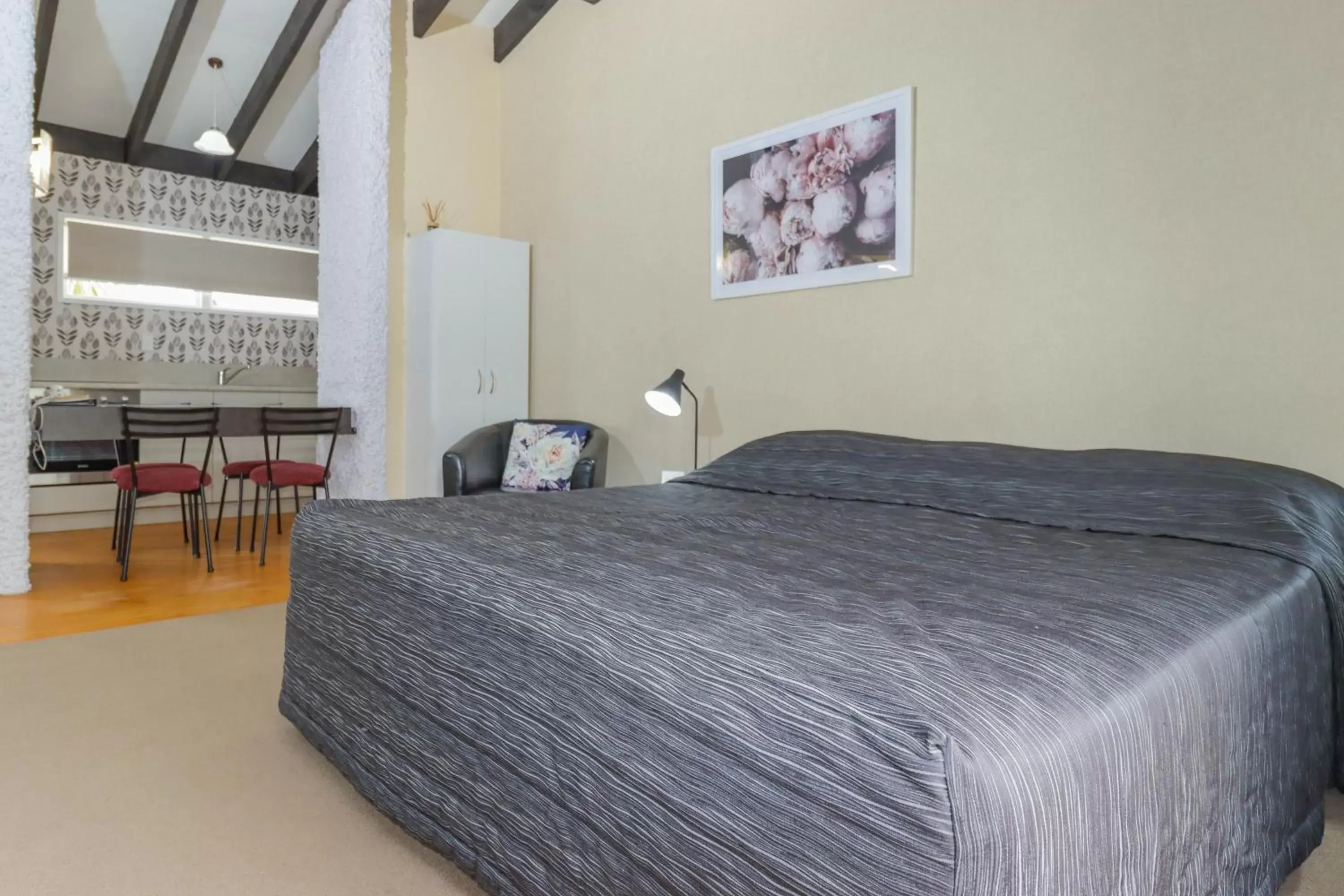 One-Bedroom Apartment in Aztec Motel One-Bedroom Apartment in Aztec Motel