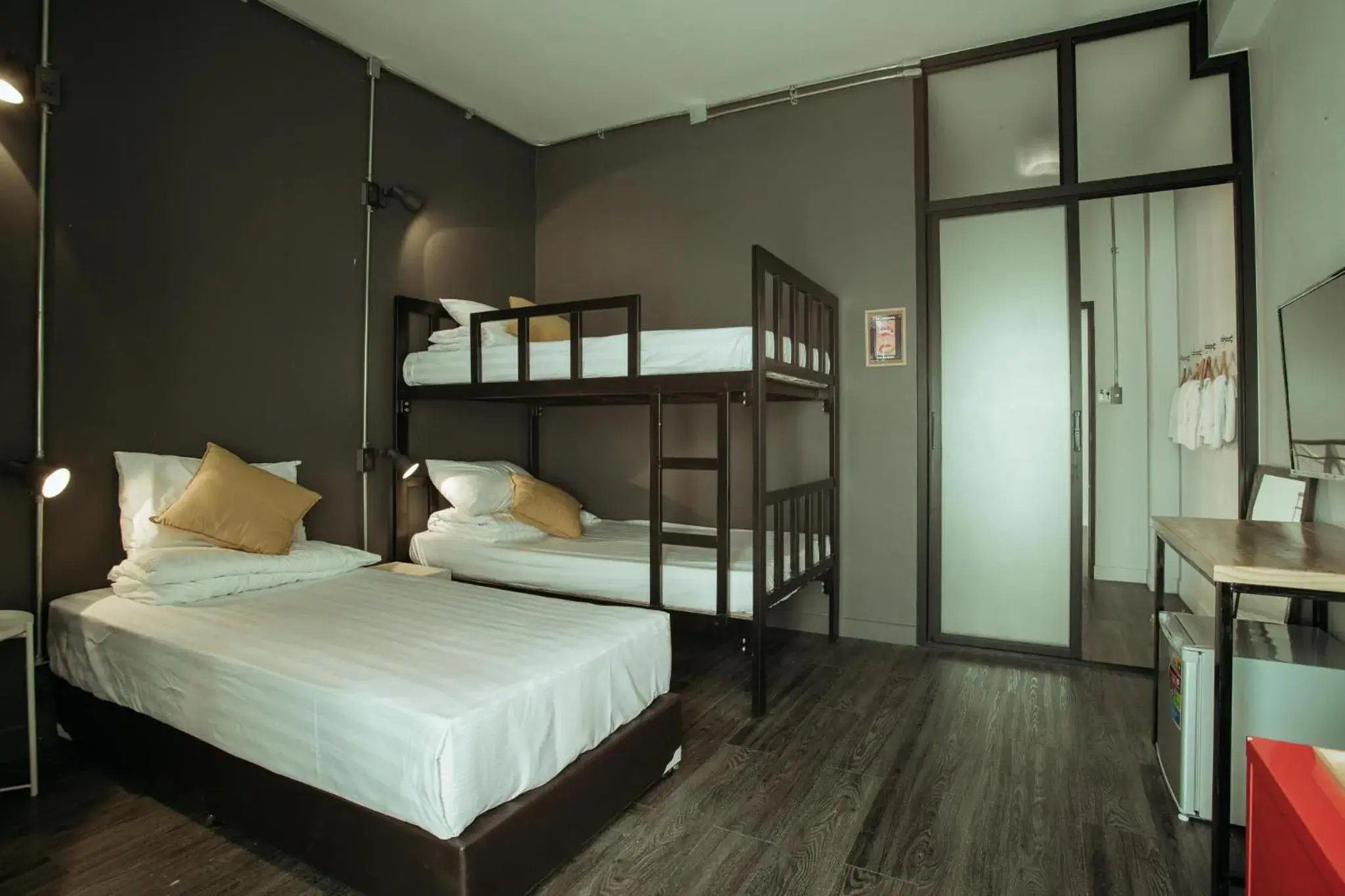 Twin Room with Extra Bed in J Poshtel Chiangmai Twin Room with Extra Bed in J Poshtel Chiangmai
