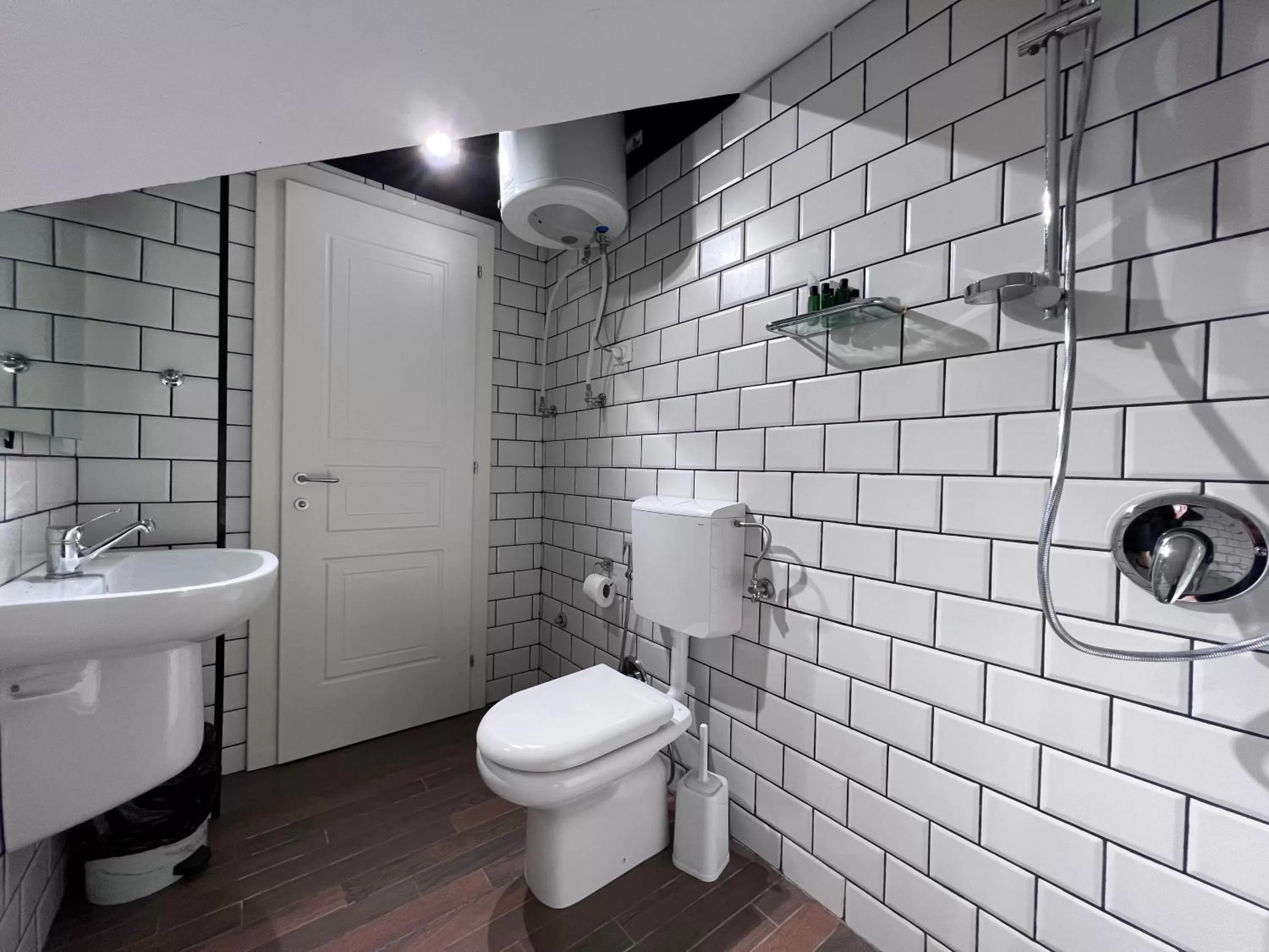 Shower, Bathroom in Bobi Hotel