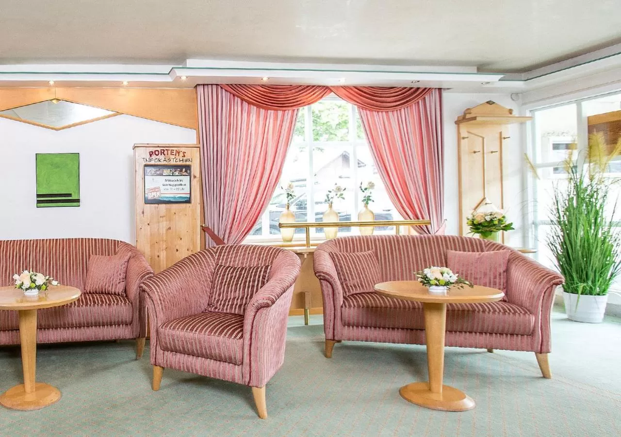Lobby or reception, Seating Area in Portens Hotel Fernblick