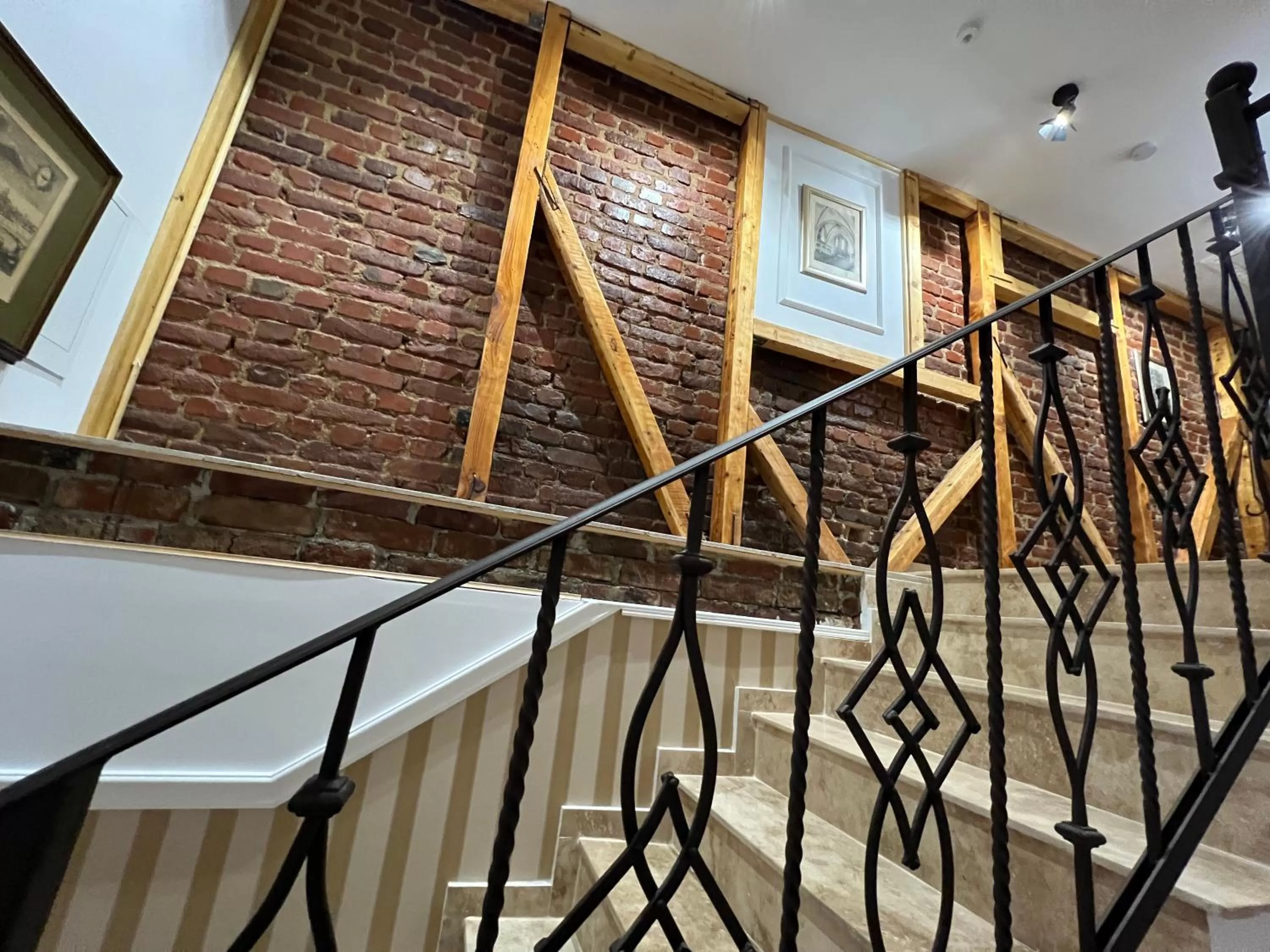 acessibility in Hotel Boutique Cathedral Plaza Residences room for rent downtown