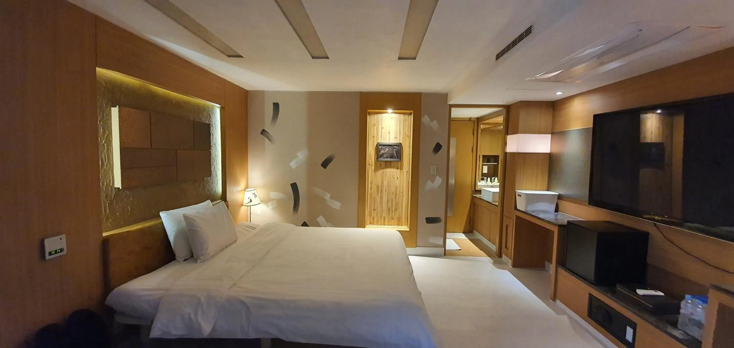 Bed in Friendly DH Naissance Hotel by Mindrum Group