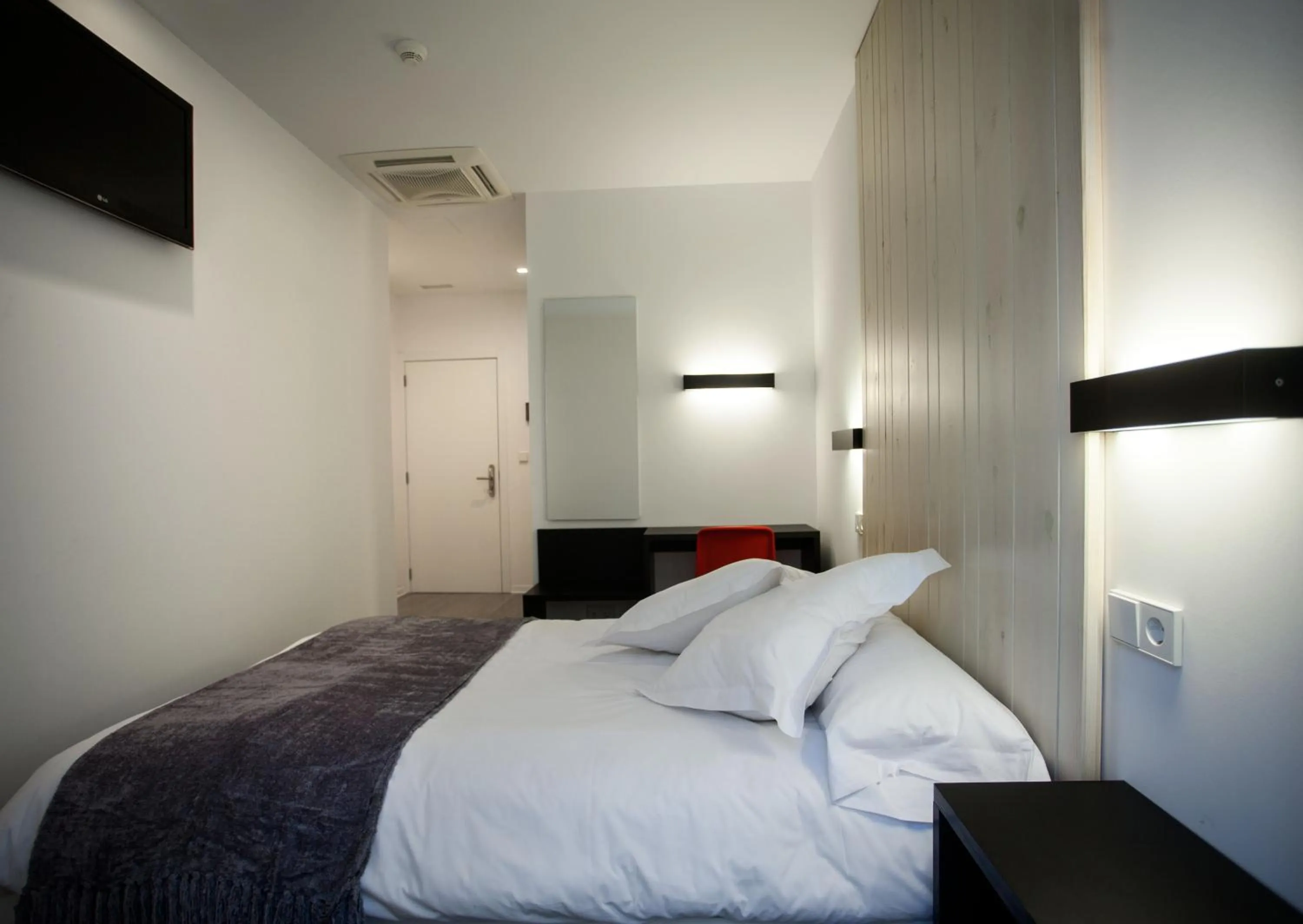 Bedroom, Bed in Hotel Lois