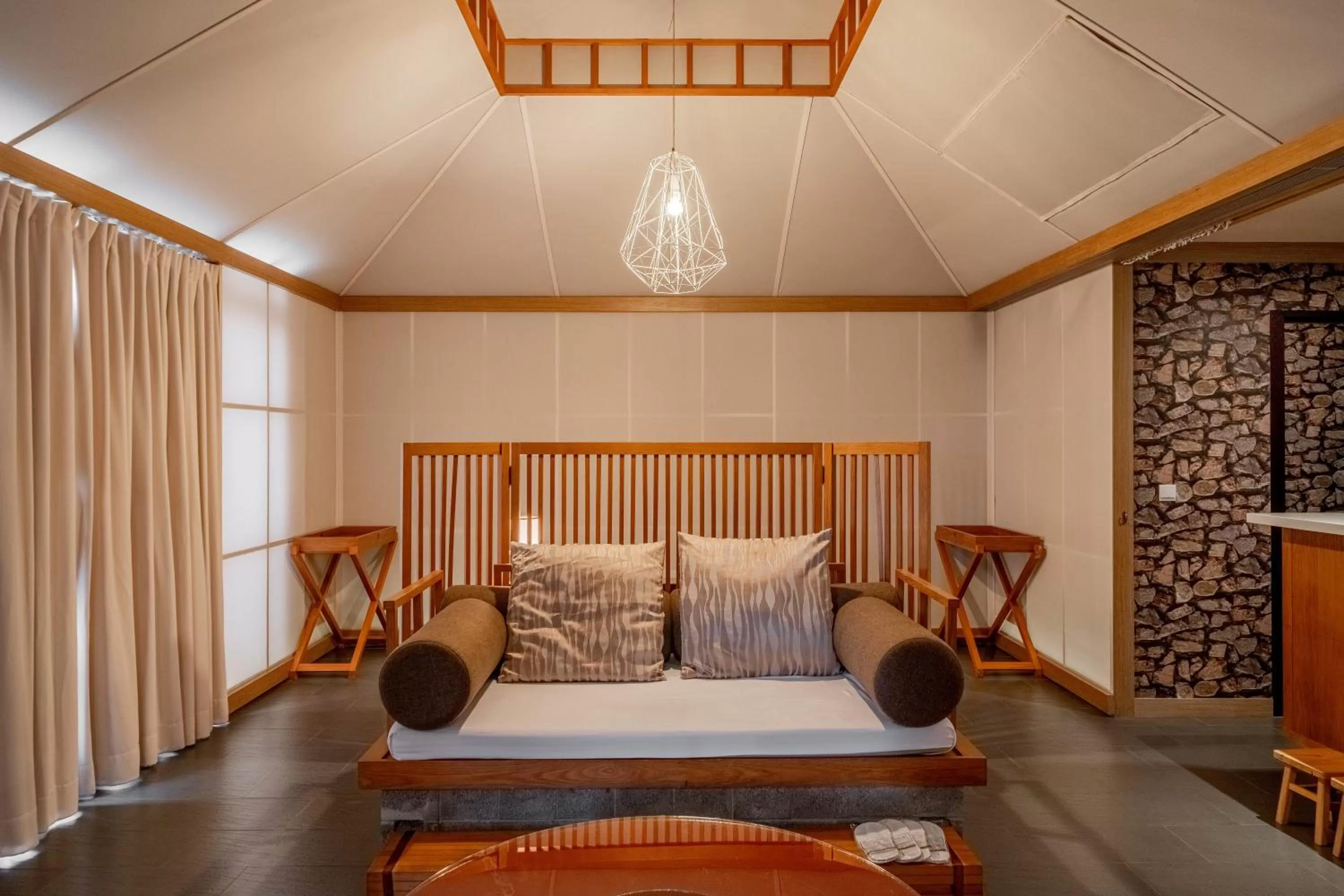 Living room, Bed in Tian Xia Ju