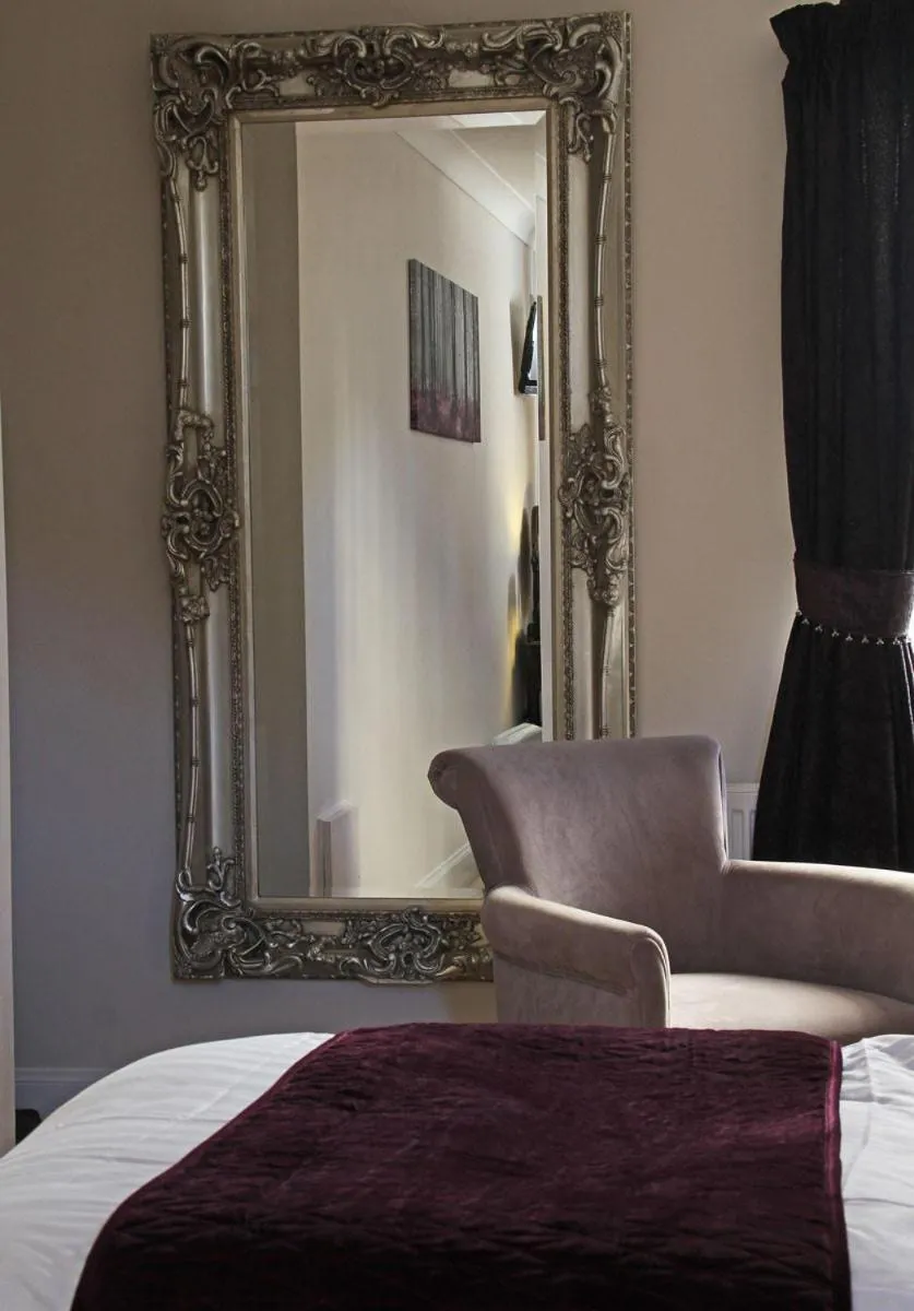 Decorative detail, Bed in The Horseshoe Inn