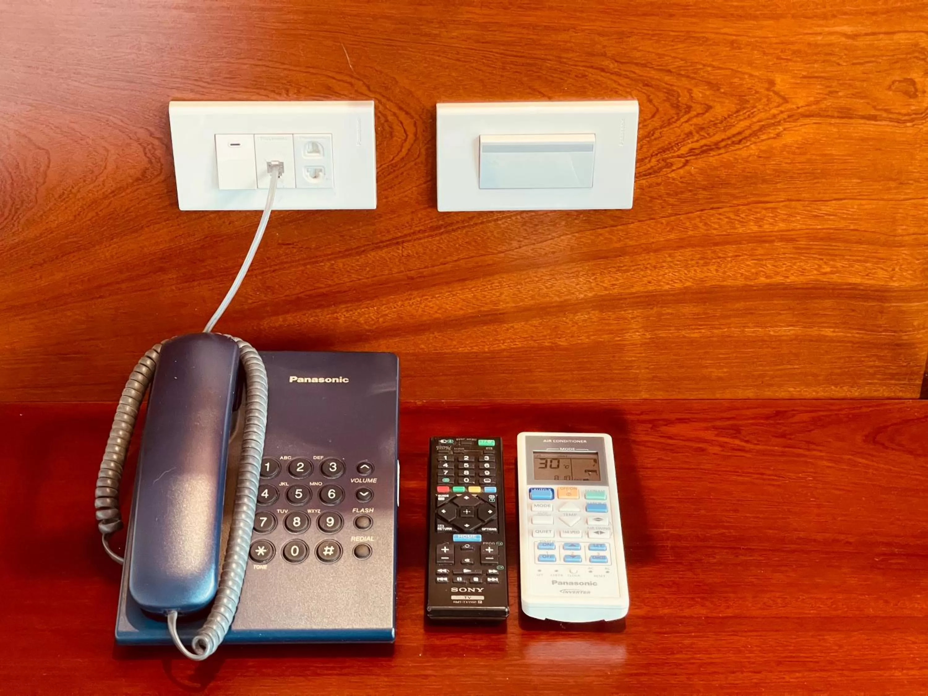 TV and multimedia in The Vancouver Hotel - Ninh Binh