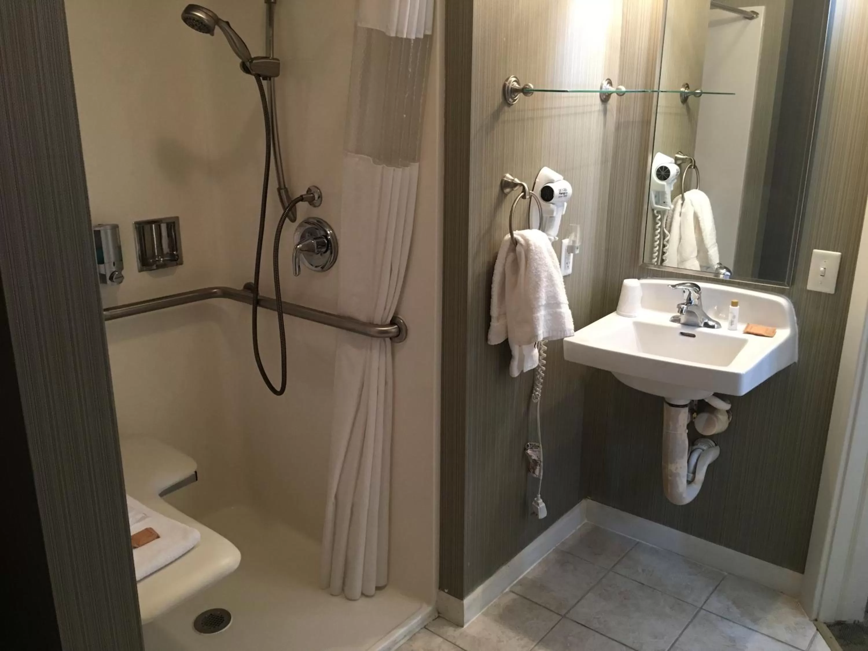 Shower, Bathroom in The Island House Hotel