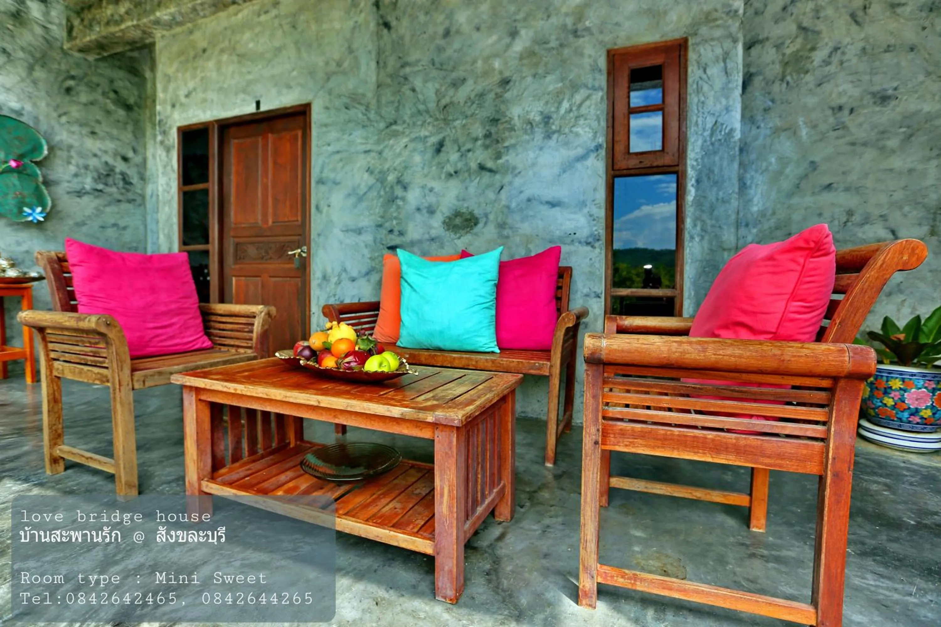 Love Bridge House บ้านสะพานรัก