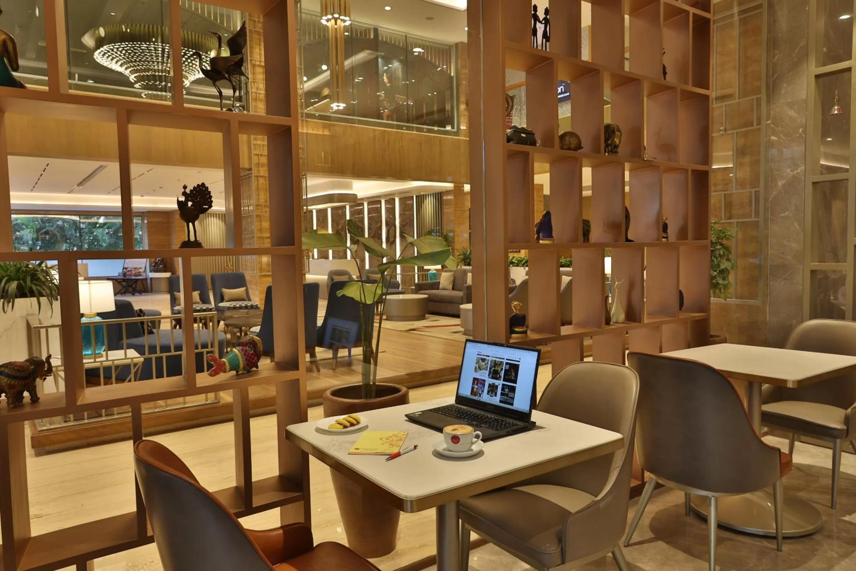 Restaurant/places to eat in Express Inn The Business Luxury Hotel