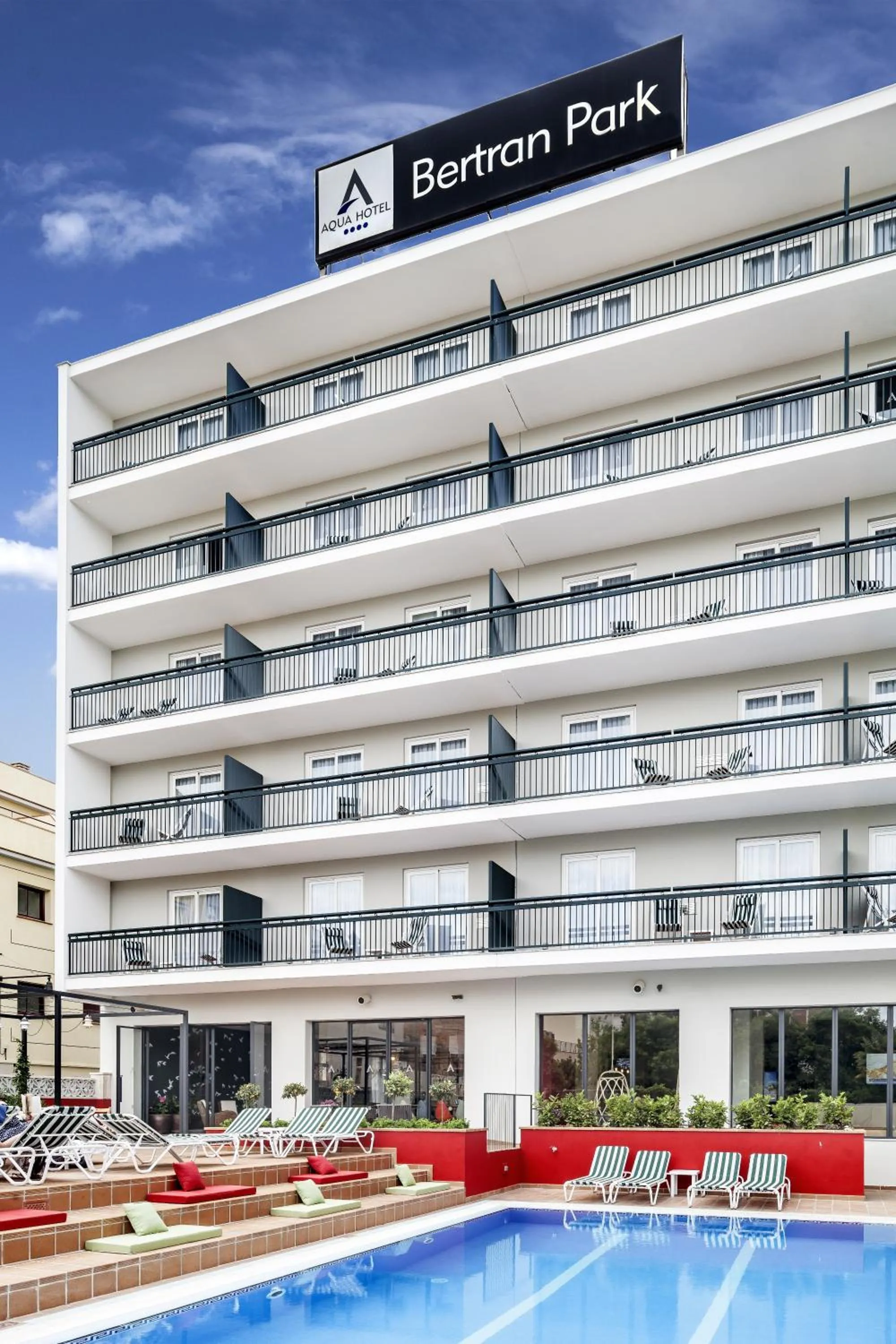 Facade/entrance in AQUA Hotel Bertran Park