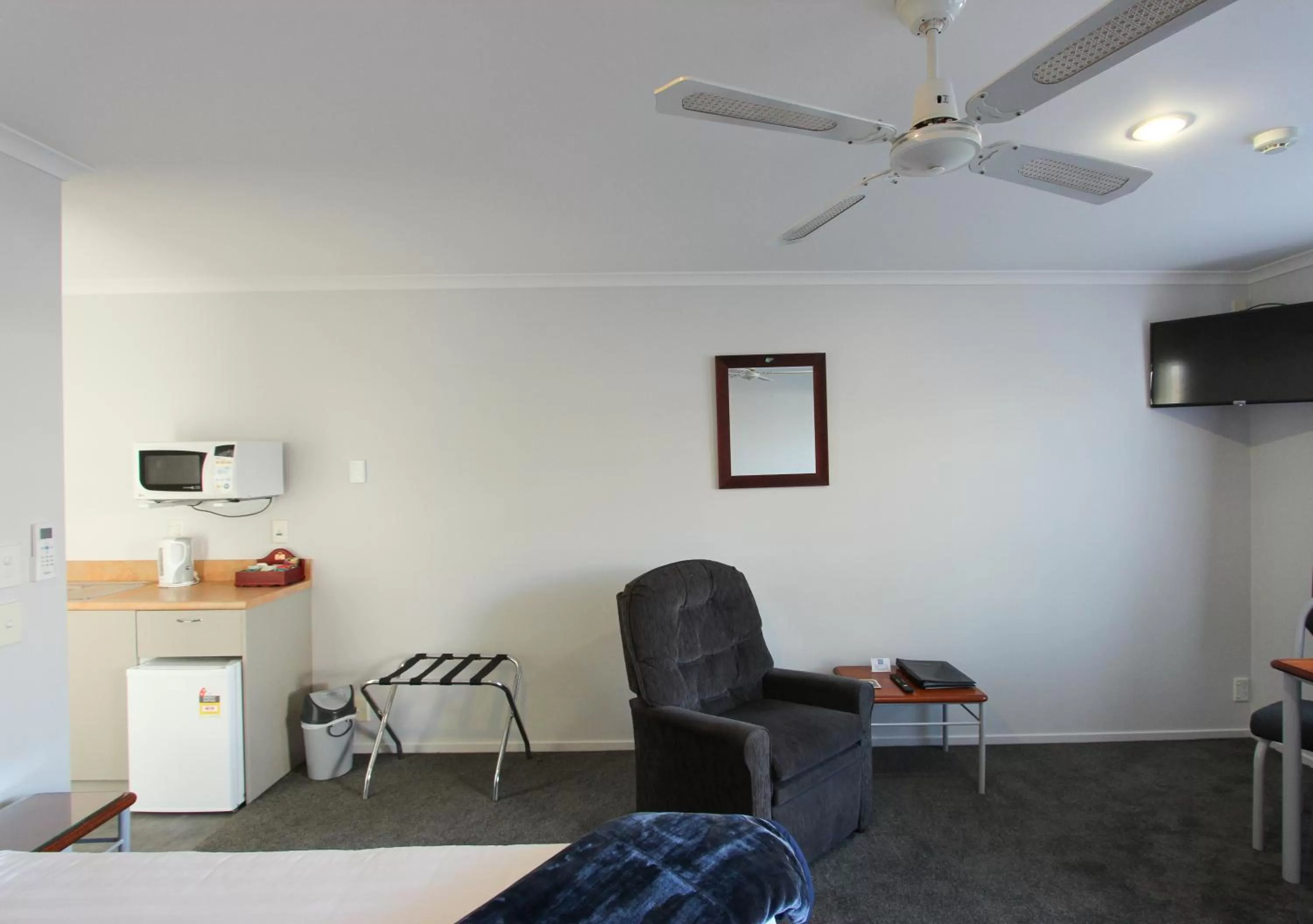 Shower in BK's Magnolia Motor Lodge