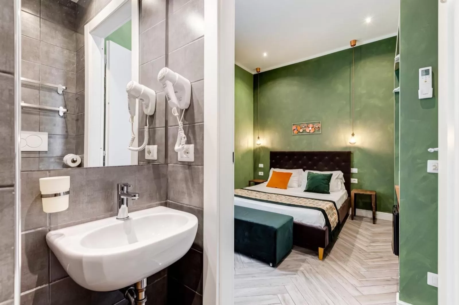 Photo of the whole room, Bed in Ripetta Deluxe Suites