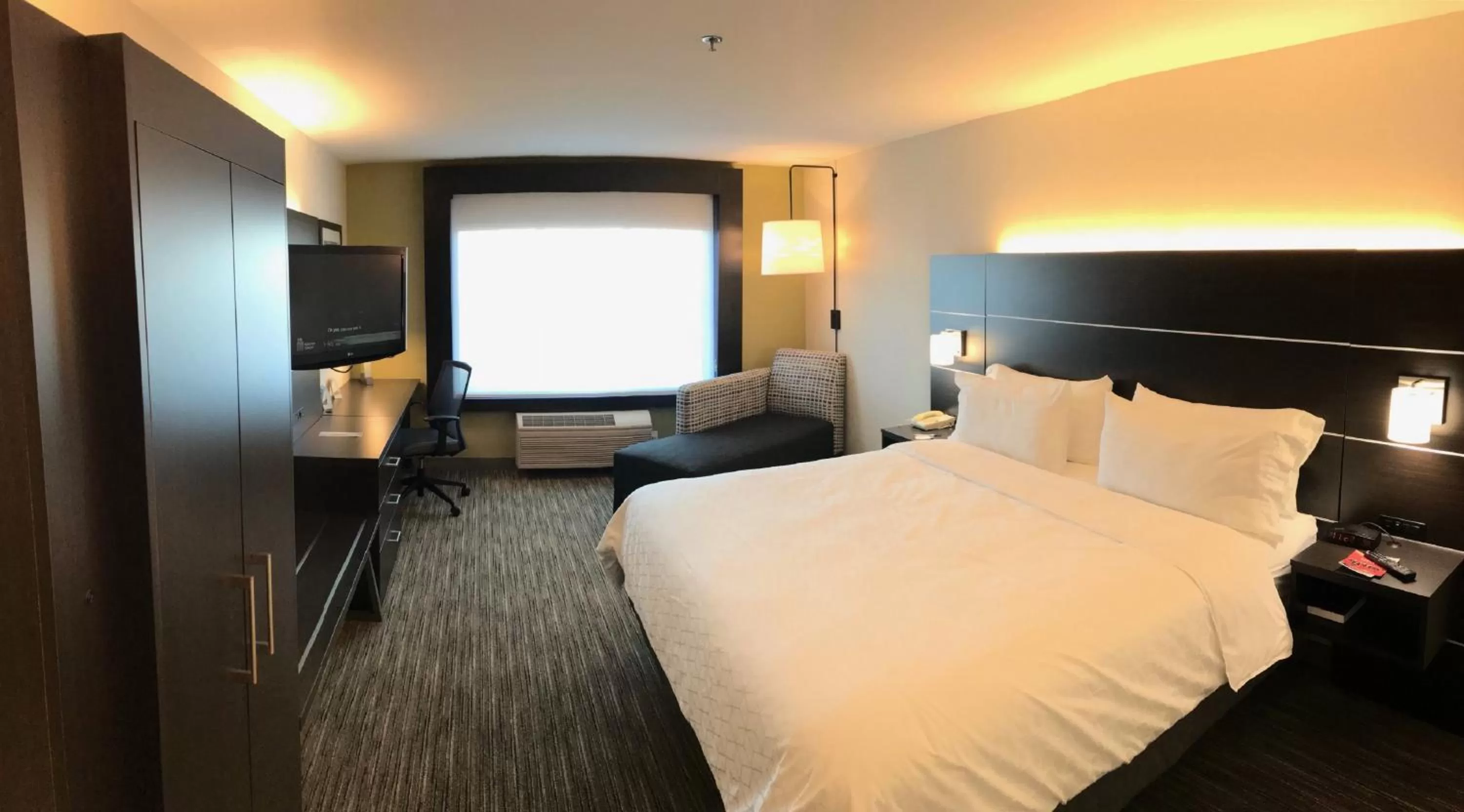 Photo of the whole room, Bed in Holiday Inn Express & Suites Tracy by IHG