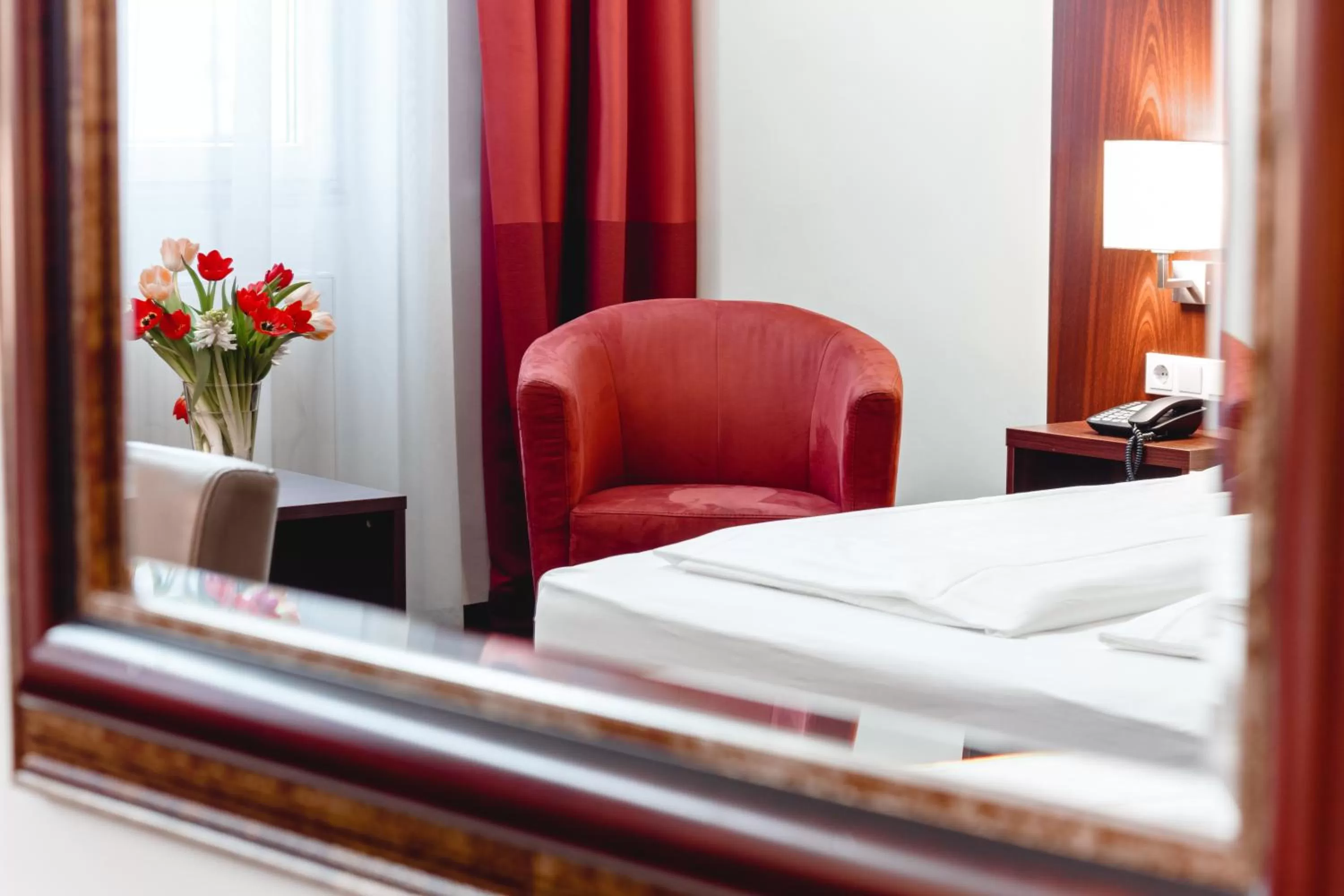 Staff, Bed in Hotel Allegro Wien
