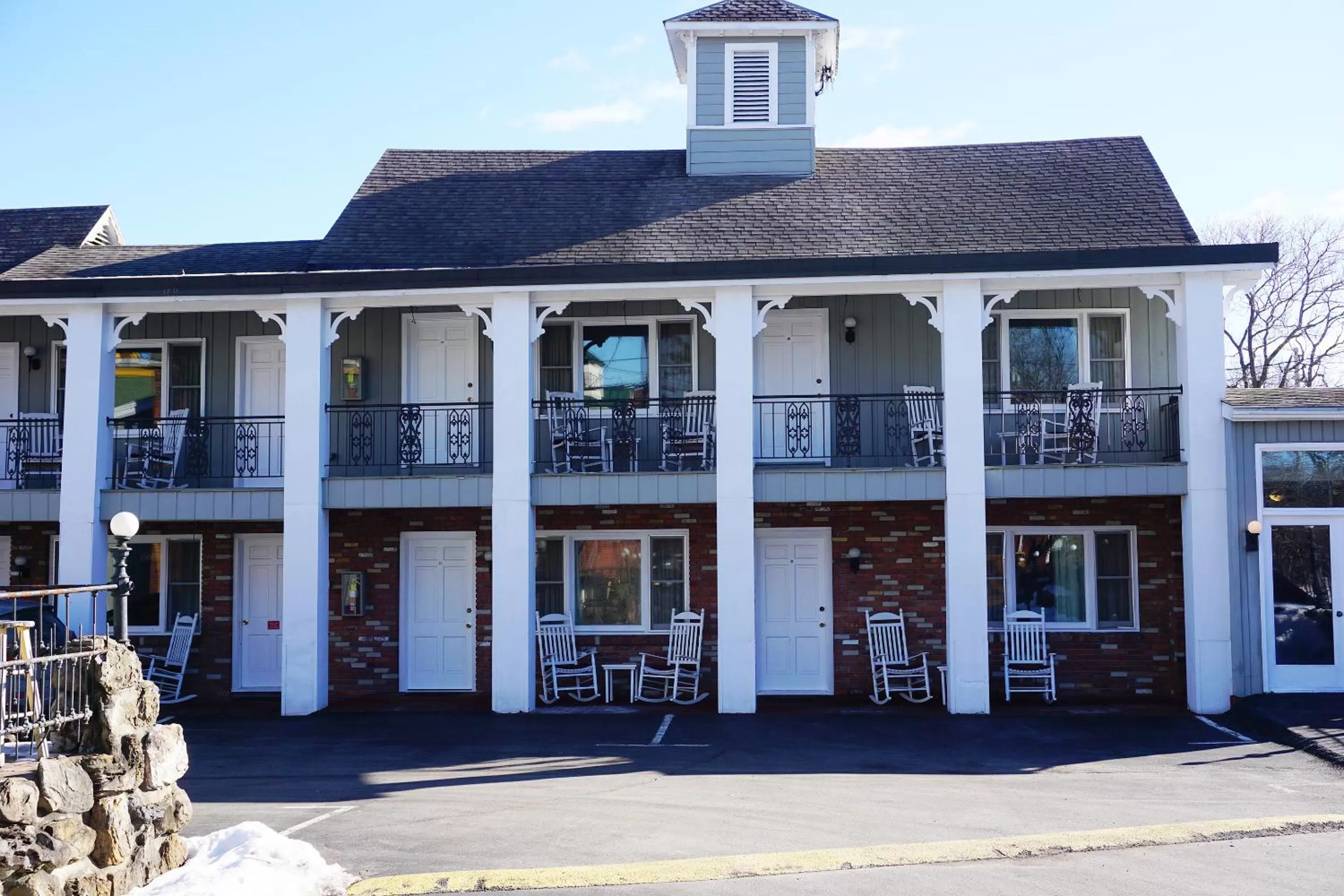 Property building in Stay Saratoga