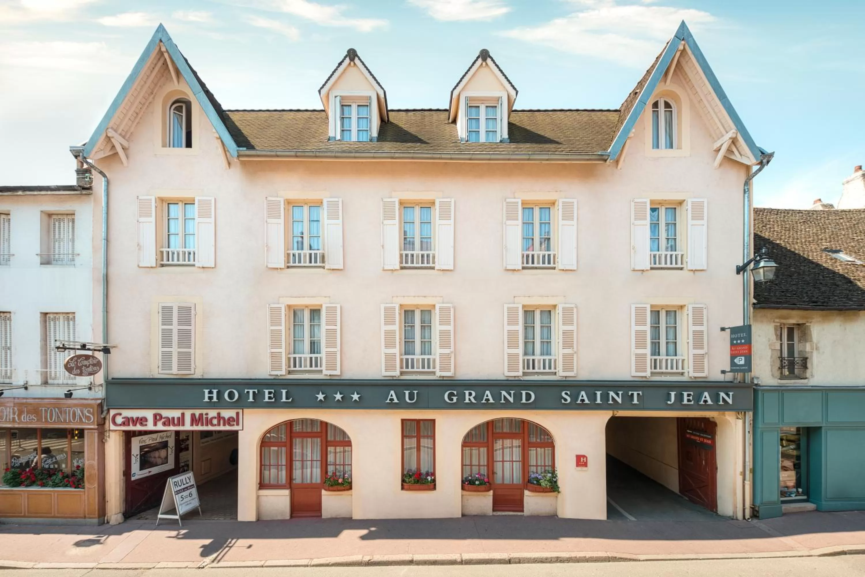 Property building in Sure Hotel by Best Western Centre Beaune