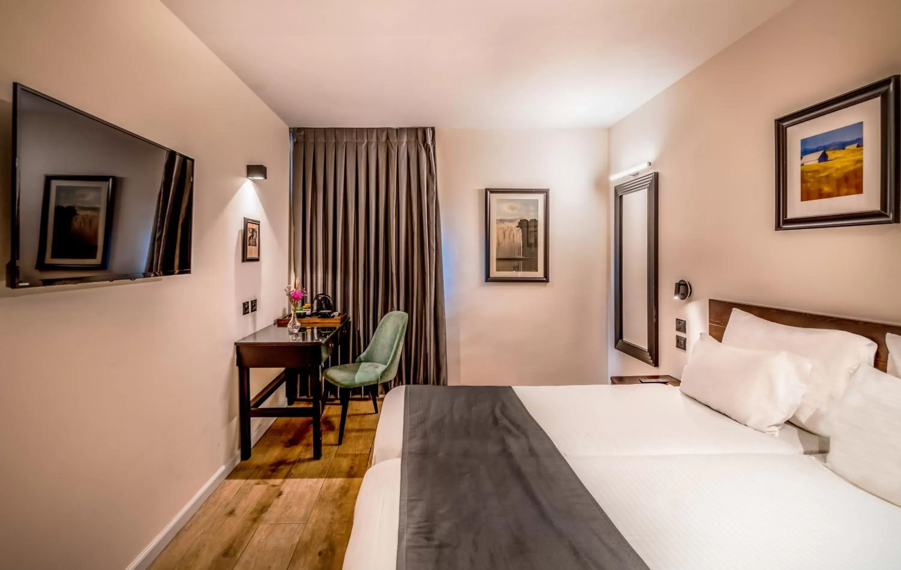 Superior Double Room in Jerusalem Gate Hotel Superior Double Room in Jerusalem Gate Hotel