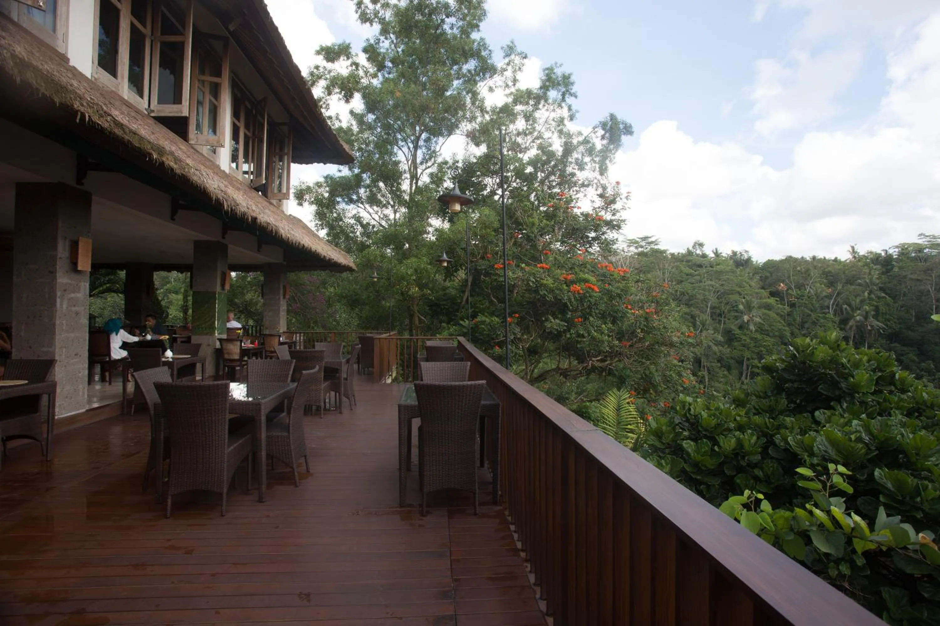 Restaurant/places to eat in Anahata Villas and Spa Resort