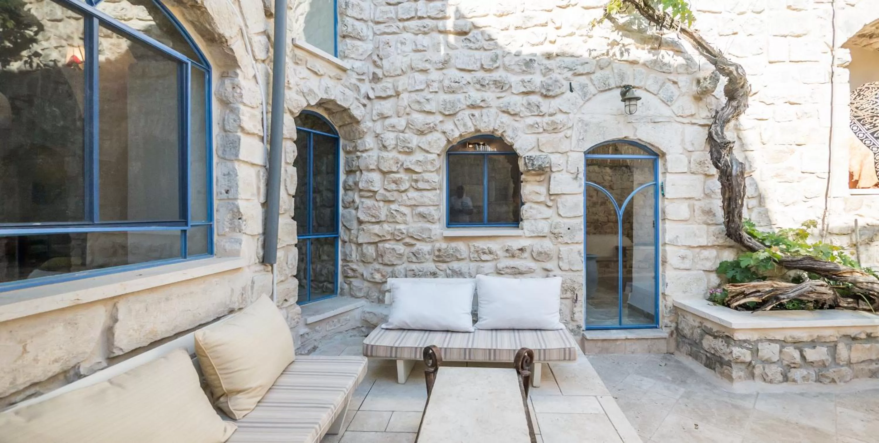 Patio in The Way Inn - Boutique Suites