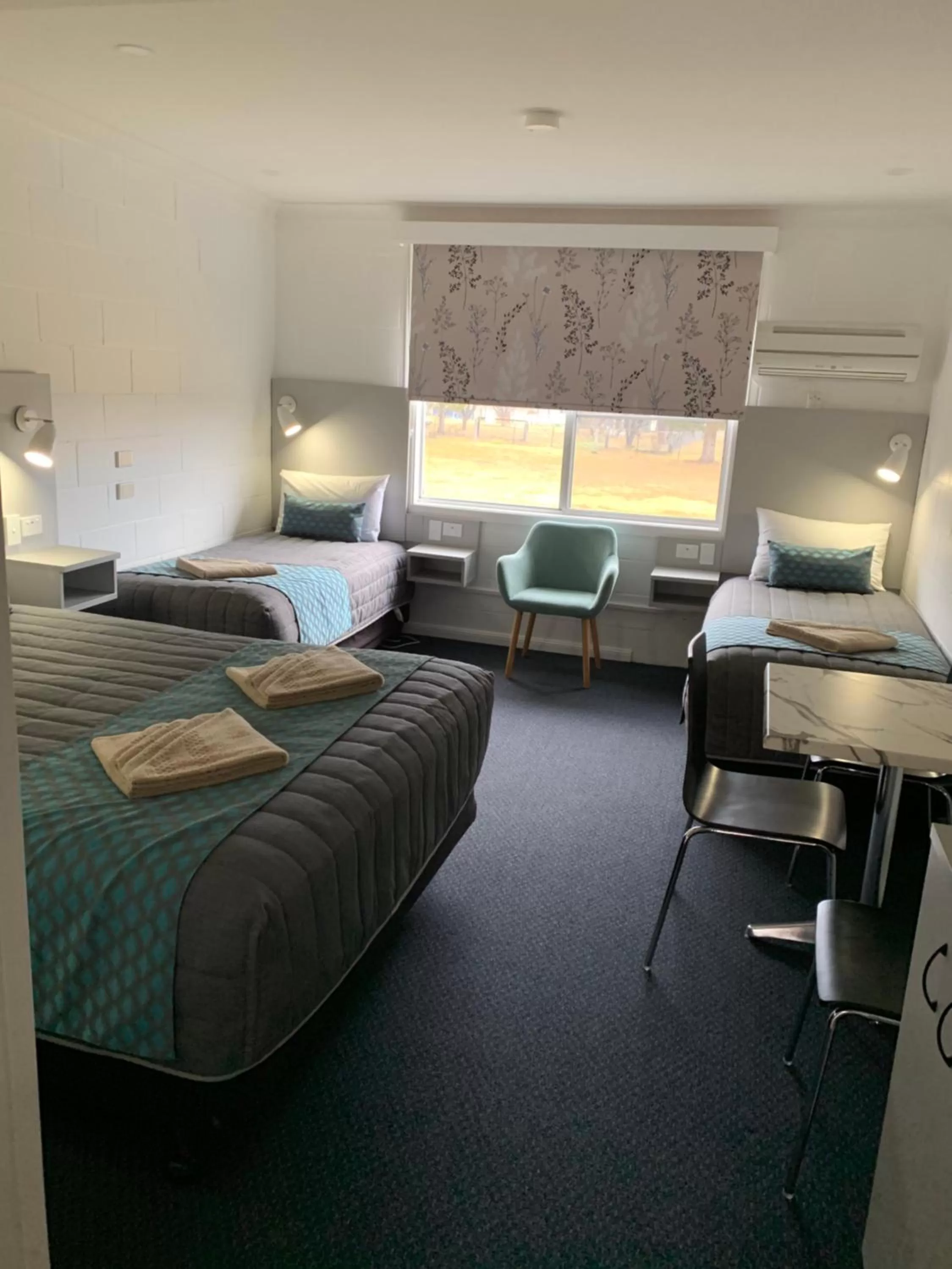 Photo of the whole room, Bed in Glen Innes Motel