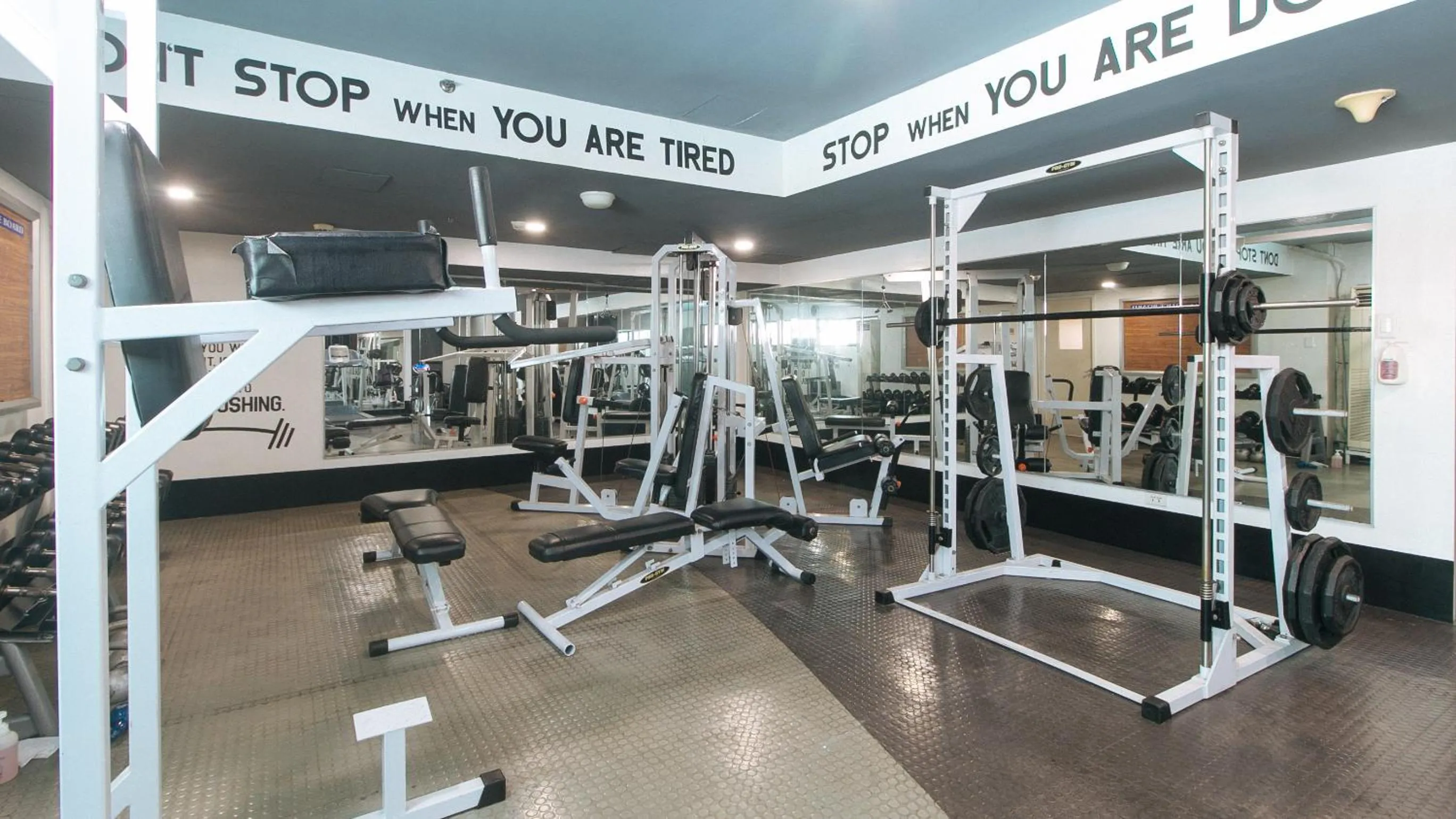 Fitness centre/facilities in RedDoorz Premium at The Residences Olympia Makati