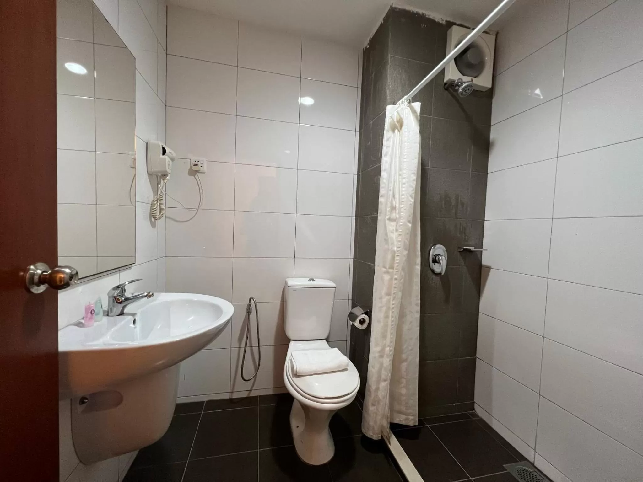 Bathroom in SSL Traders Hotel