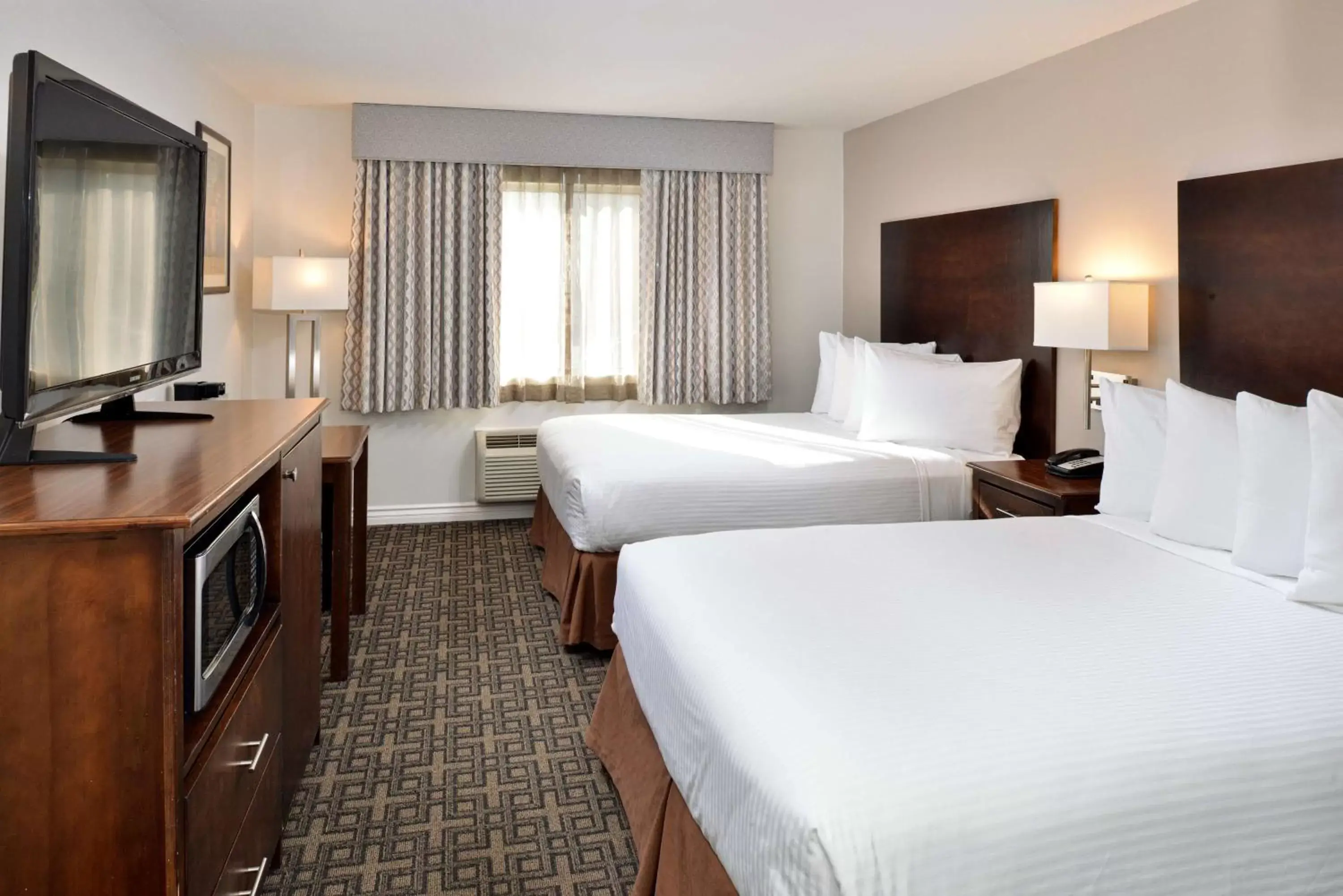 Queen Room with Two Queen Beds - Pet Friendly/Non-Smoking in Best Western Kettleman City Inn & Suites Queen Room with Two Queen Beds - Pet Friendly/Non-Smoking in Best Western Kettleman City Inn & Suites