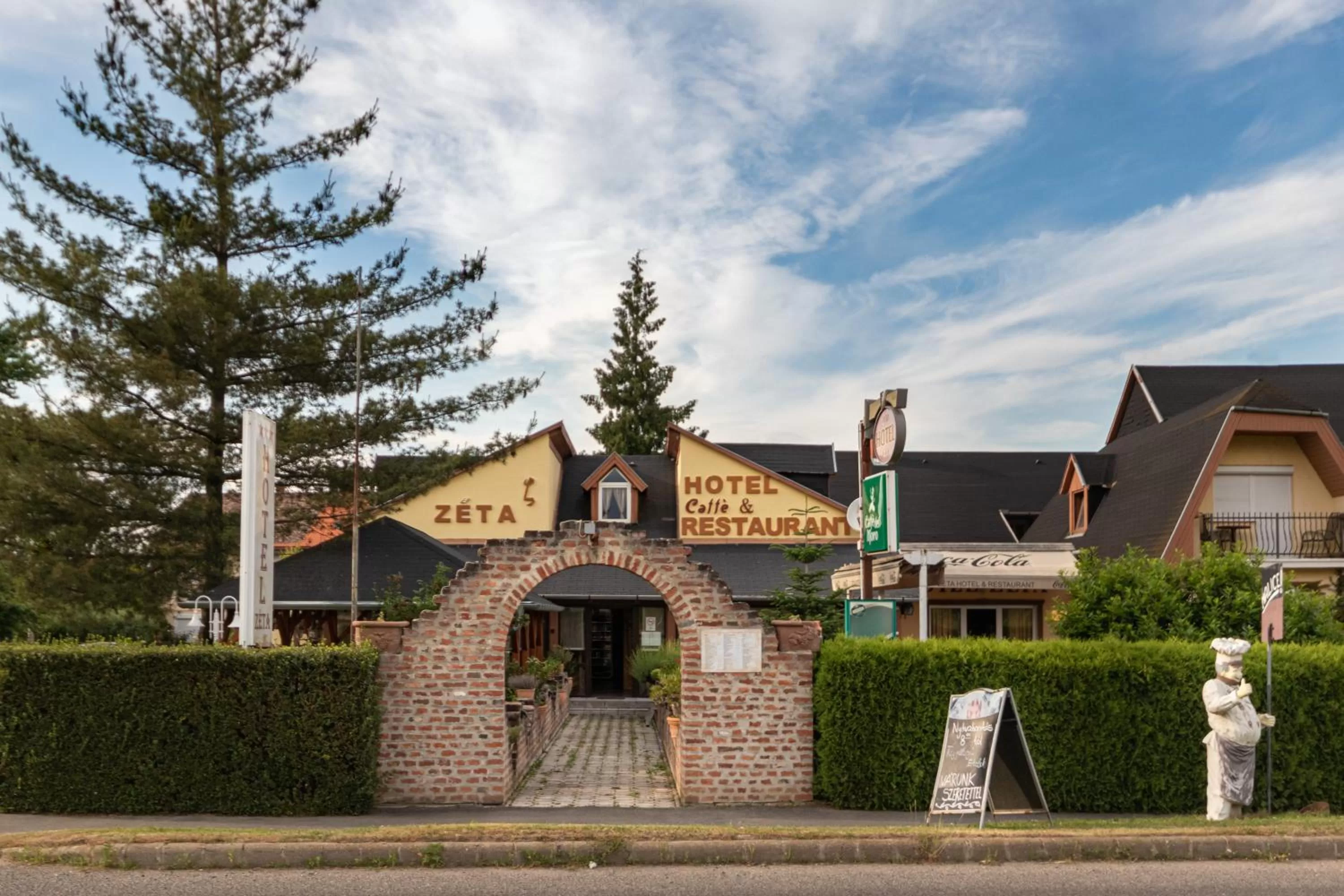 Property Building in Hotel Zéta