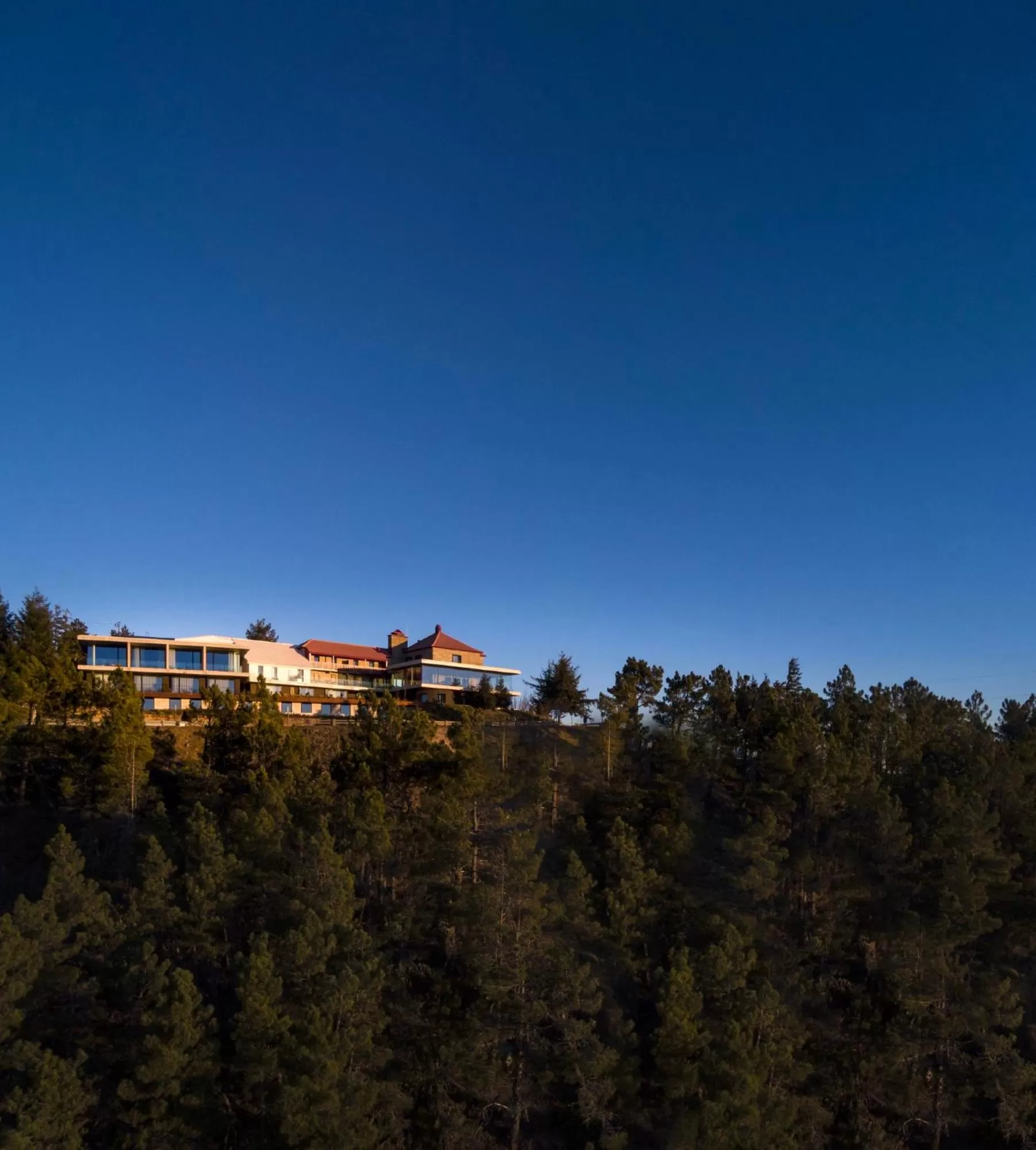 Property building in Casa de São Lourenço - Burel Panorama Hotel - member of Relais & Châteaux
