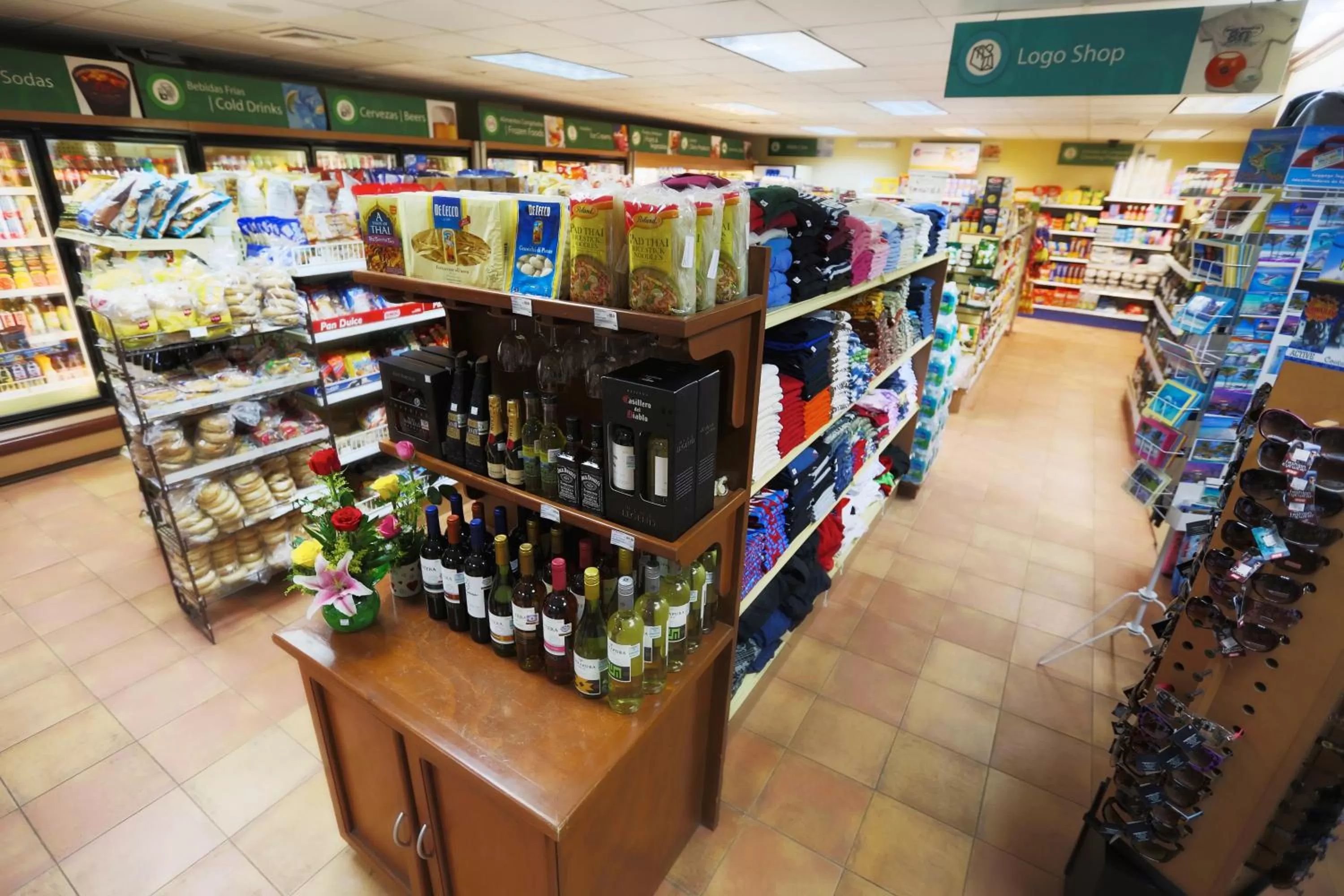 On-site shops in The Royal Cancun All Suites Resort - All Inclusive