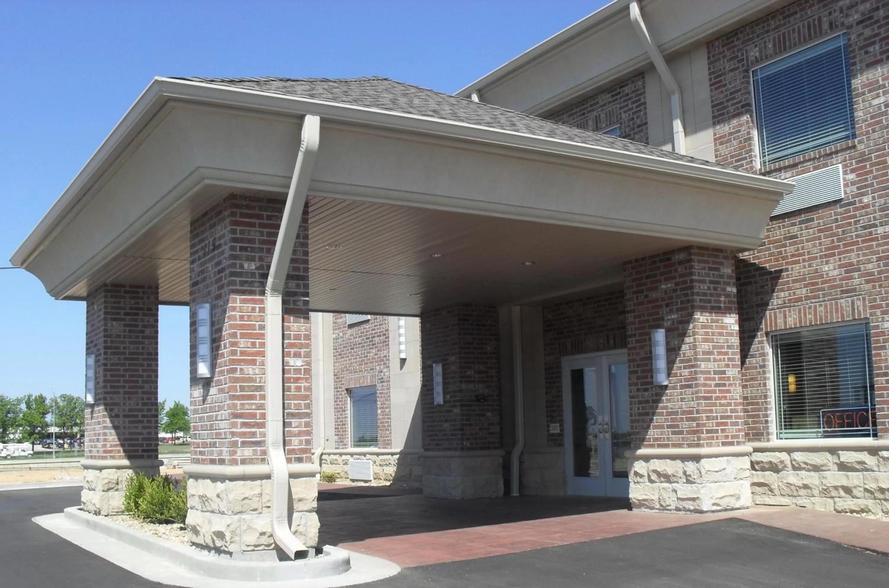 Property building in Bell's Extended Stay and Suites