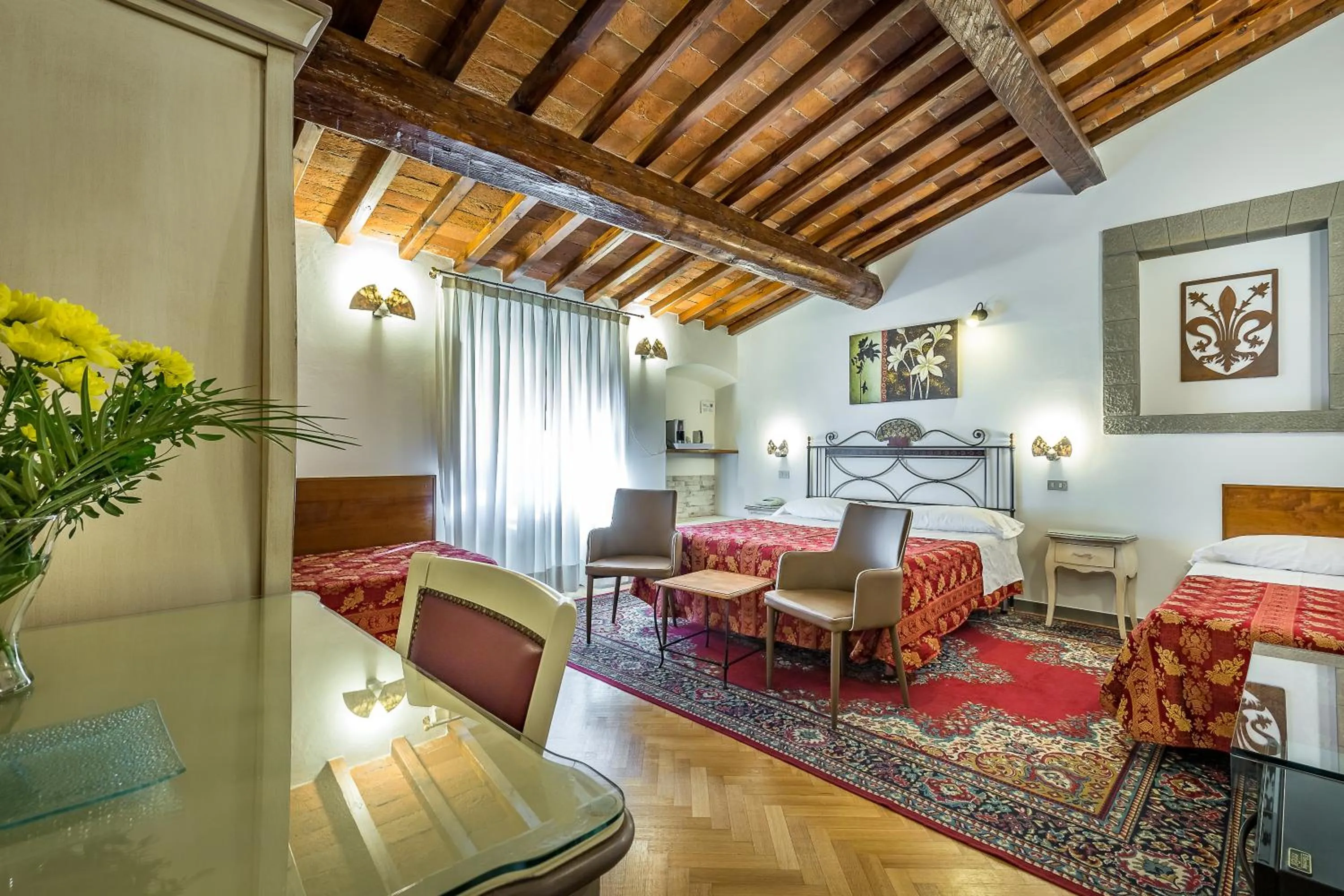 Photo of the whole room in Hotel Collodi Firenze