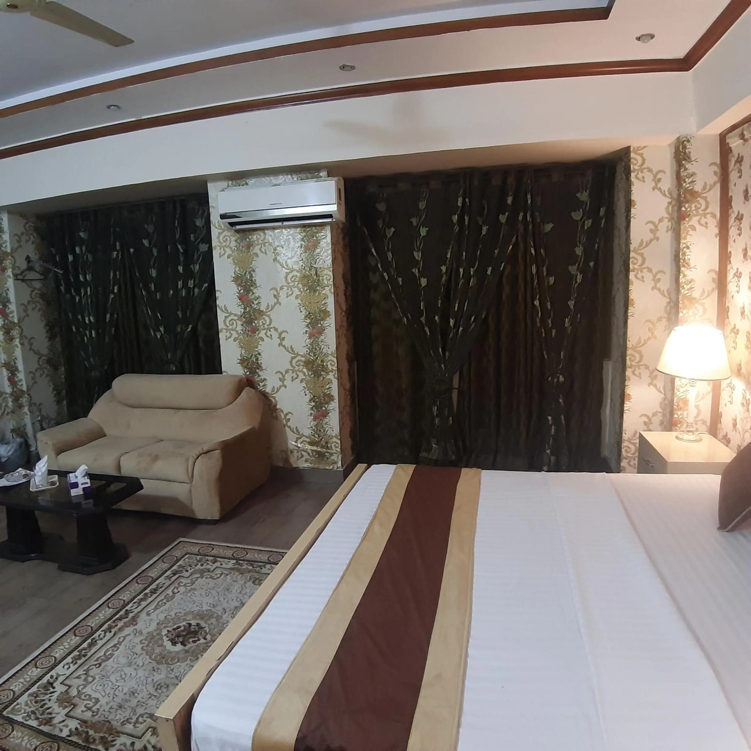 Photo of the whole room in Premier Inn Davis Road Lahore