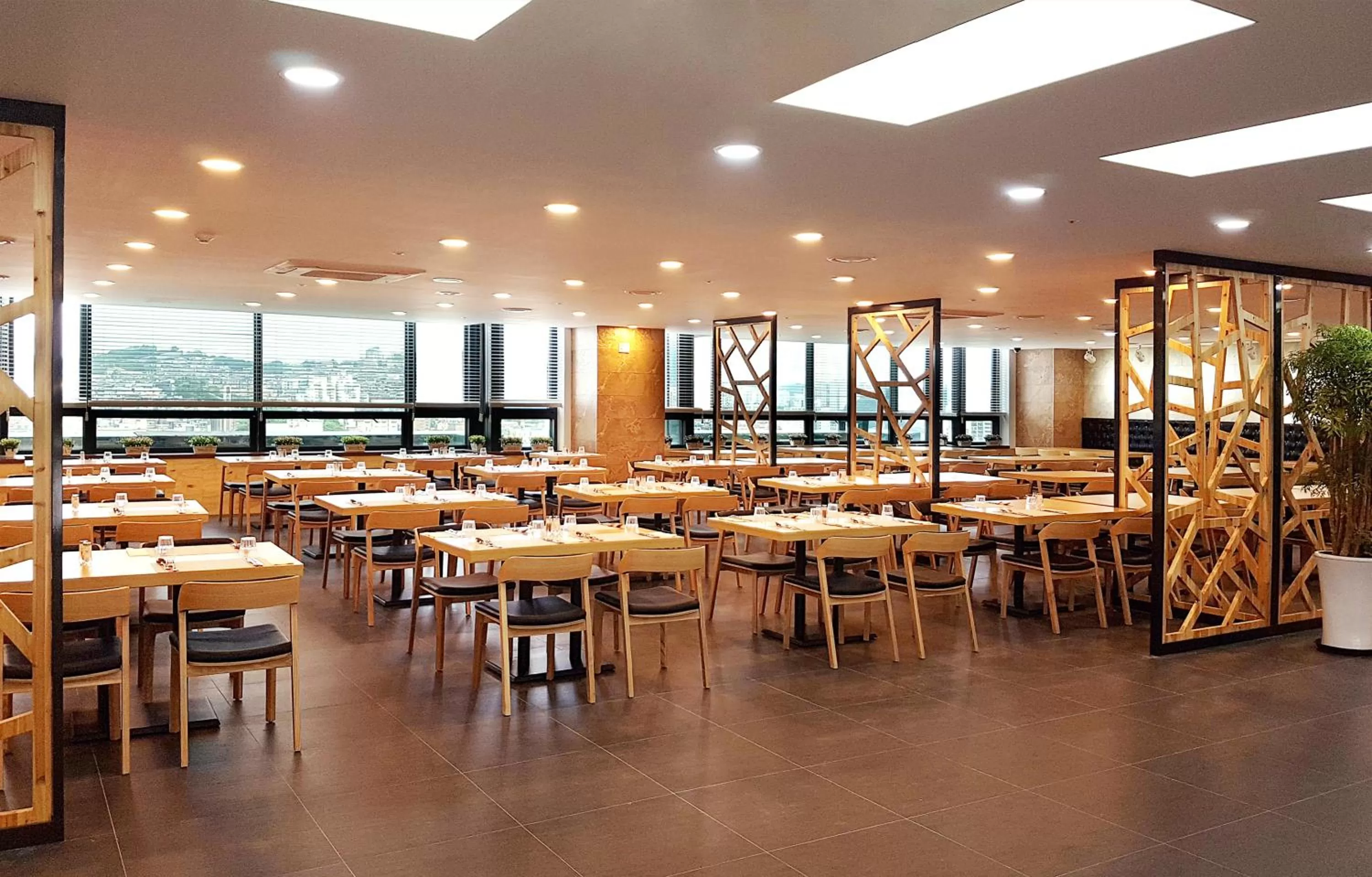 Restaurant/places to eat in Hotel Skypark Kingstown Dongdaemun