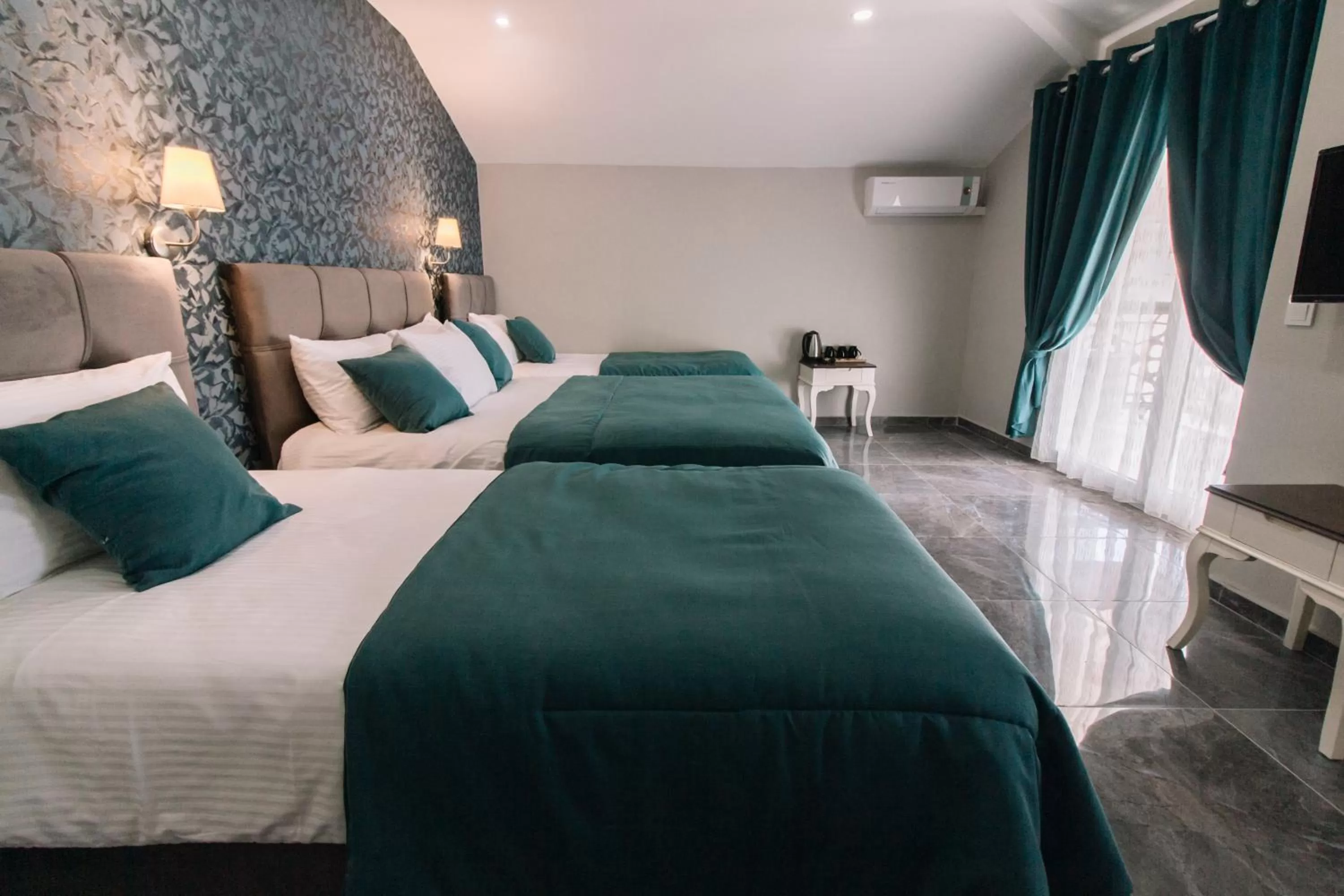 Bed in Melrose Pansiyon