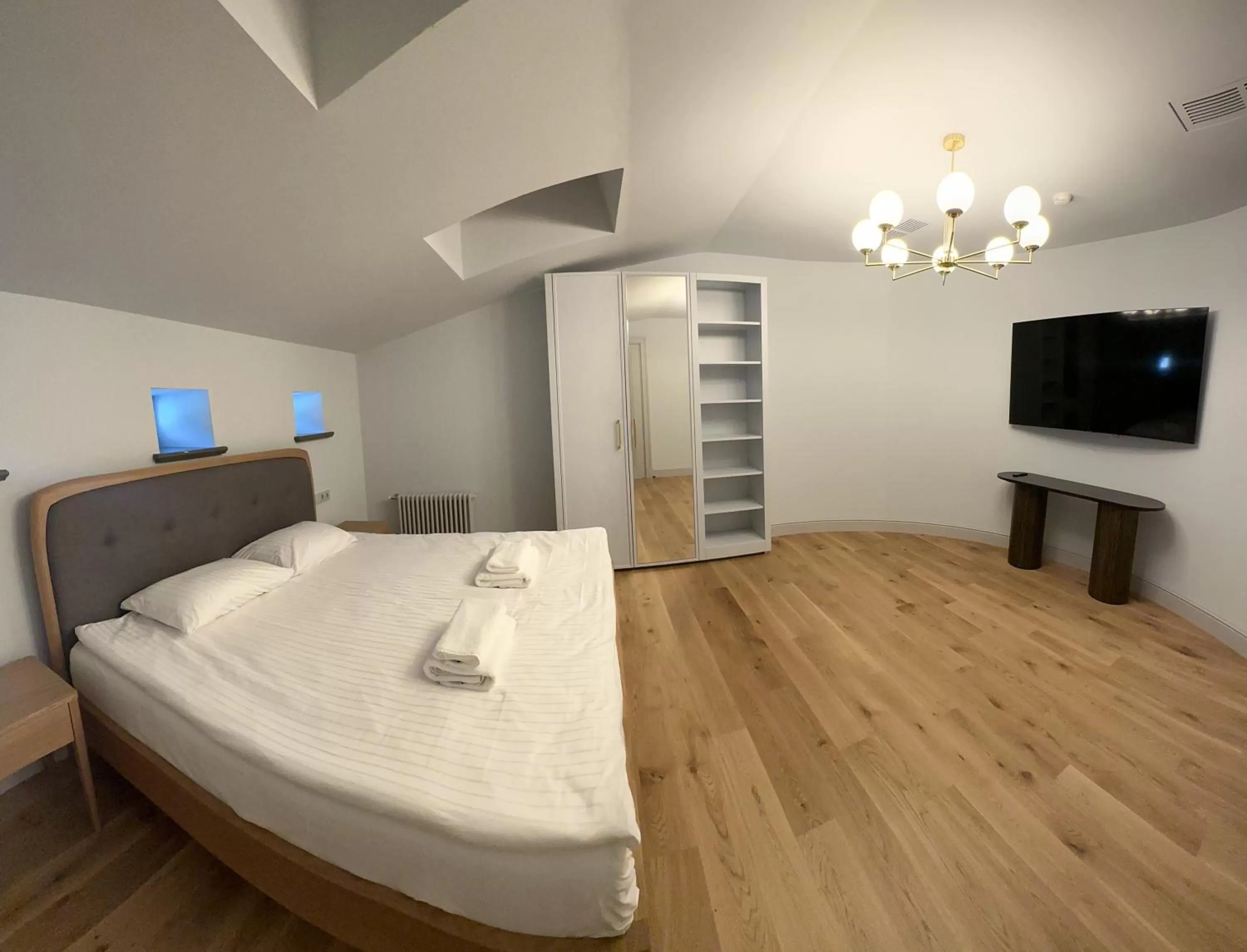 Bed in Roze Center Apartments