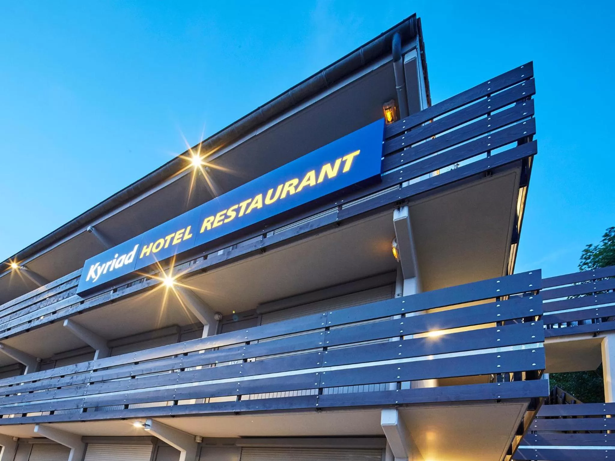 Property building in Kyriad Digne-Les-Bains