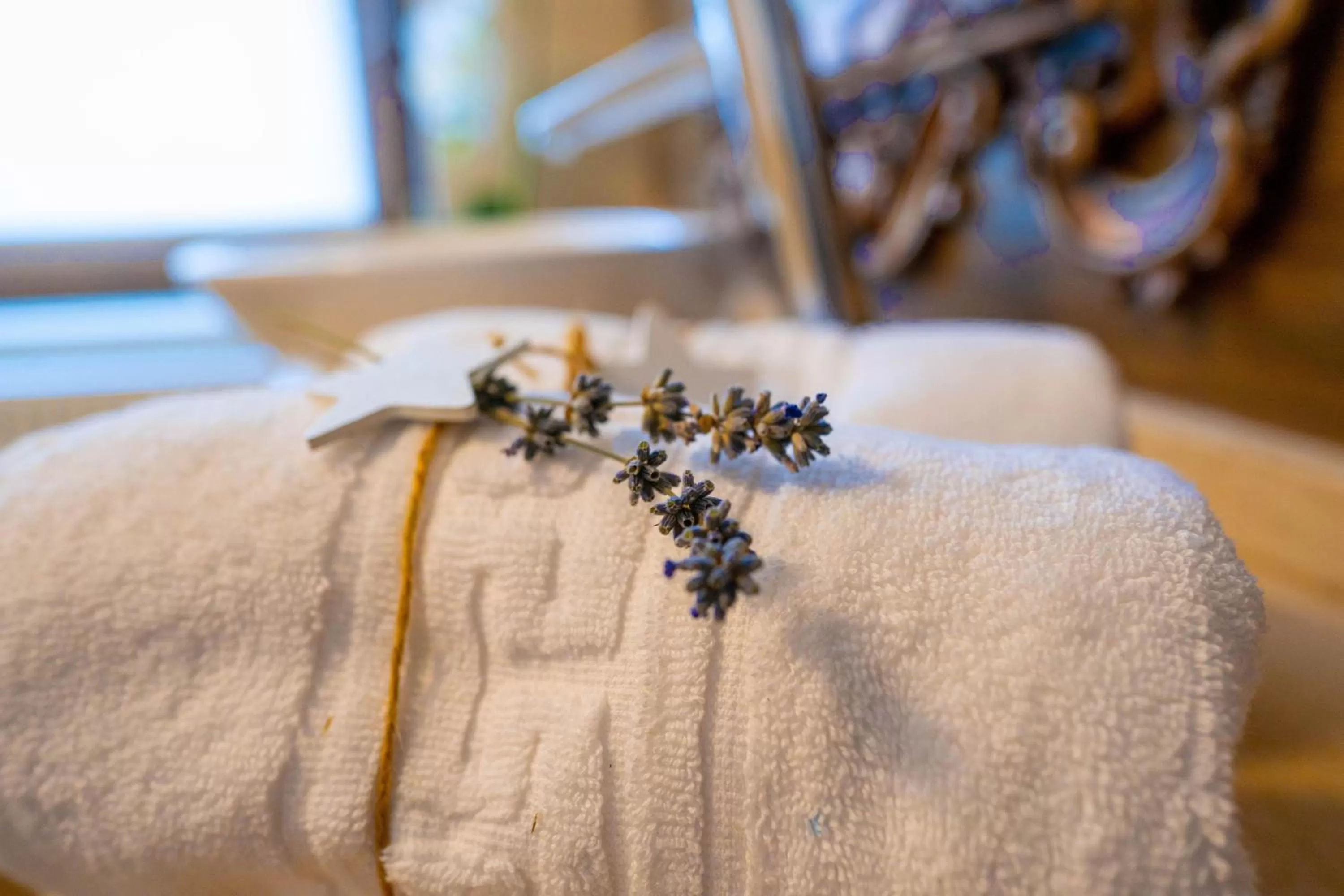 towels, Bed in Gradinile Romane