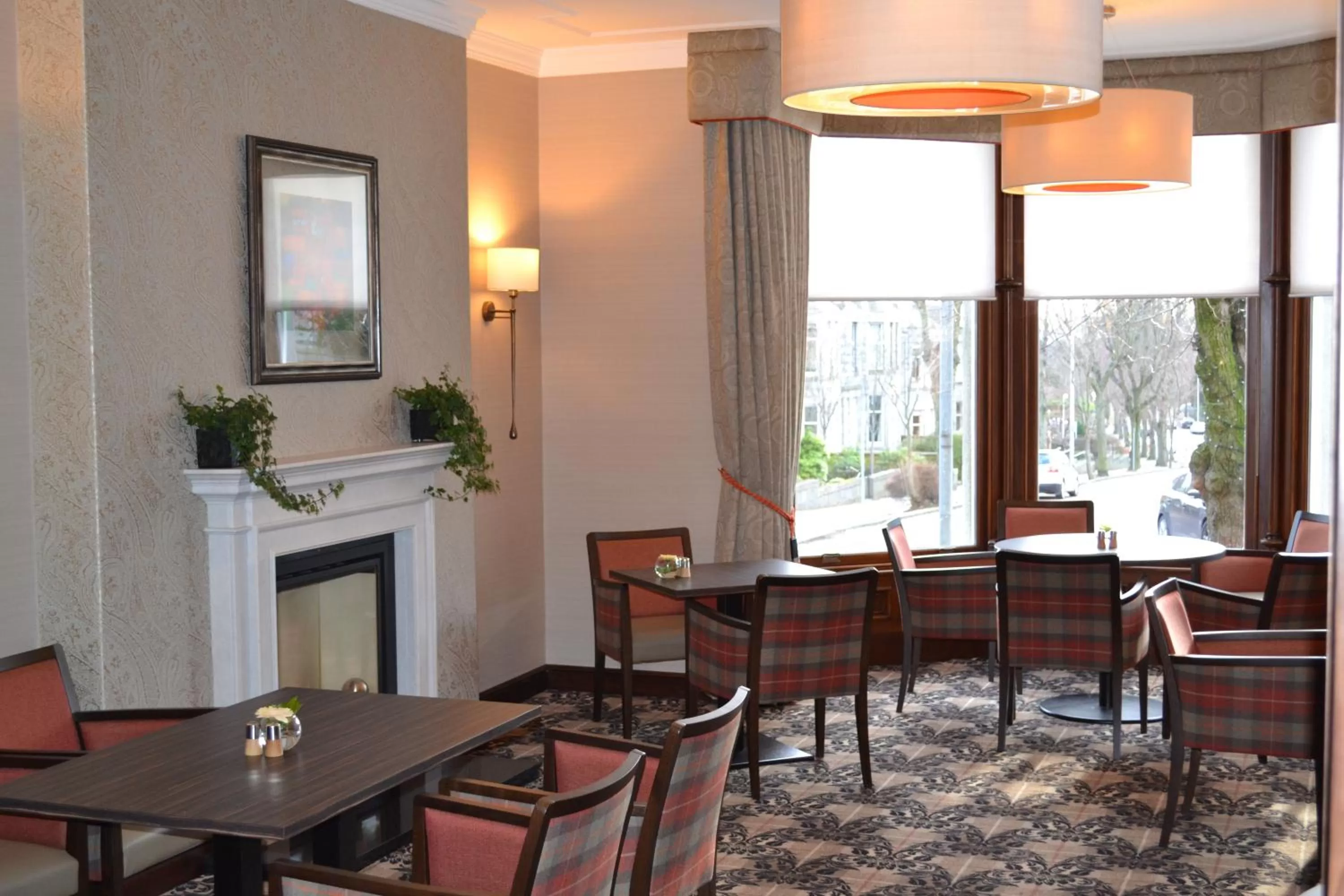 Lounge or bar in Atholl Hotel