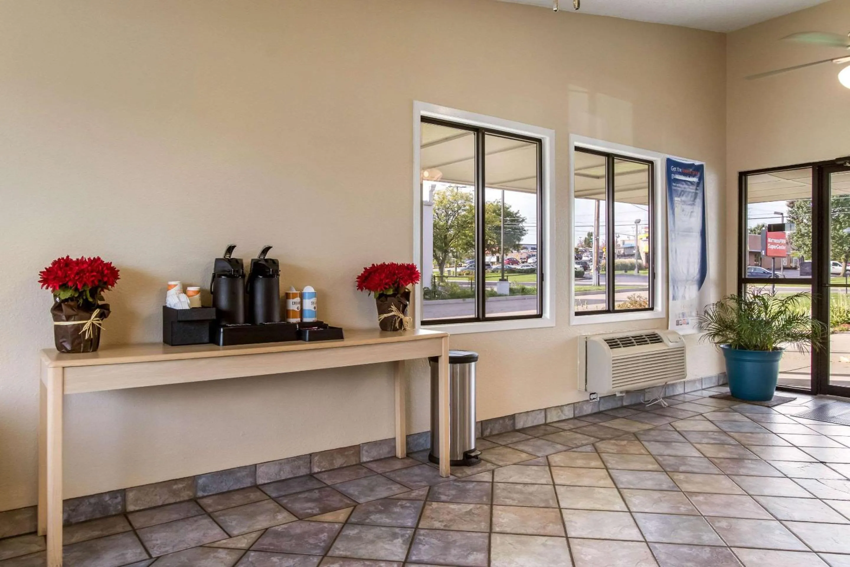 Lobby or reception in Rodeway Inn Near Hall of Fame