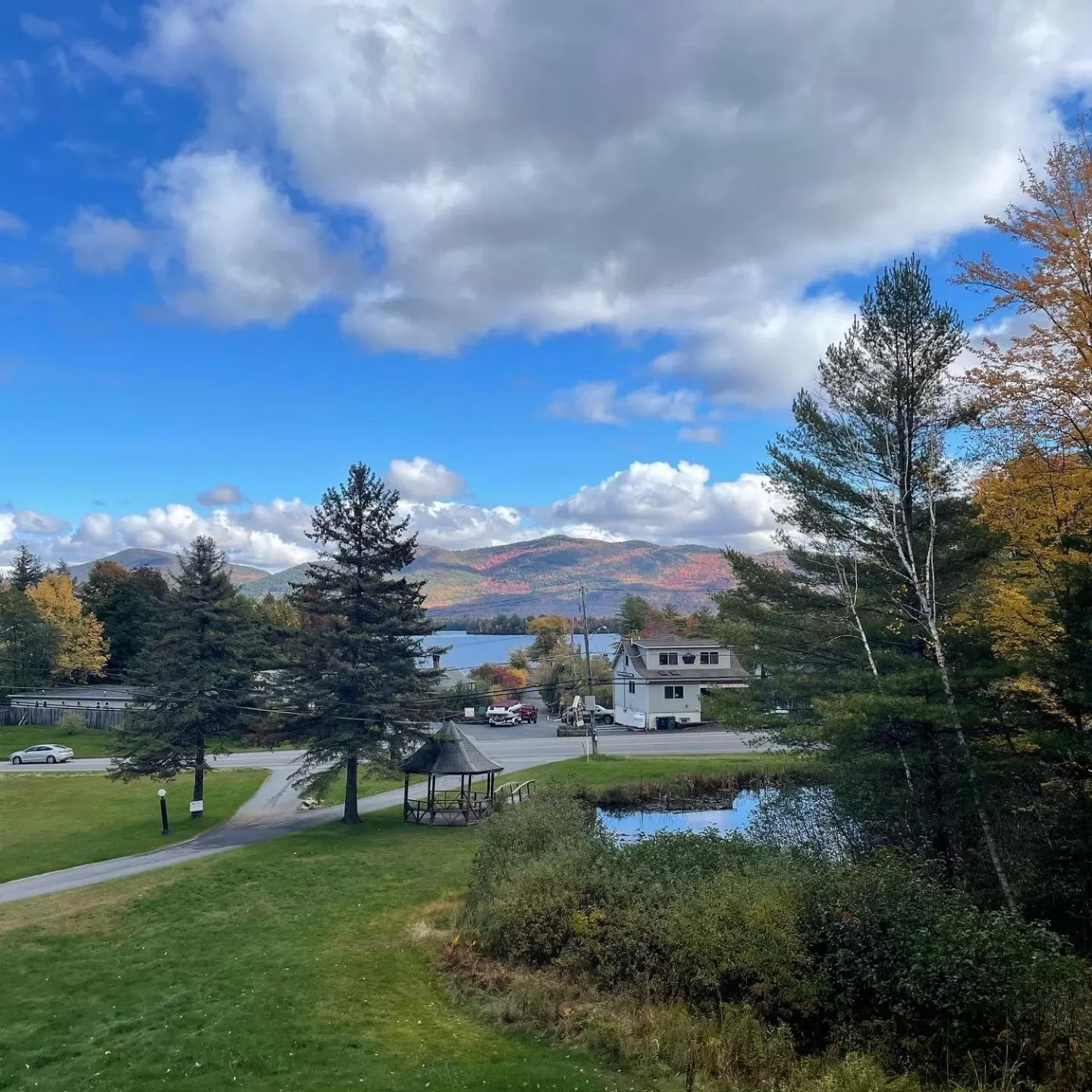 Lake view in Hill View Motel and Cottages