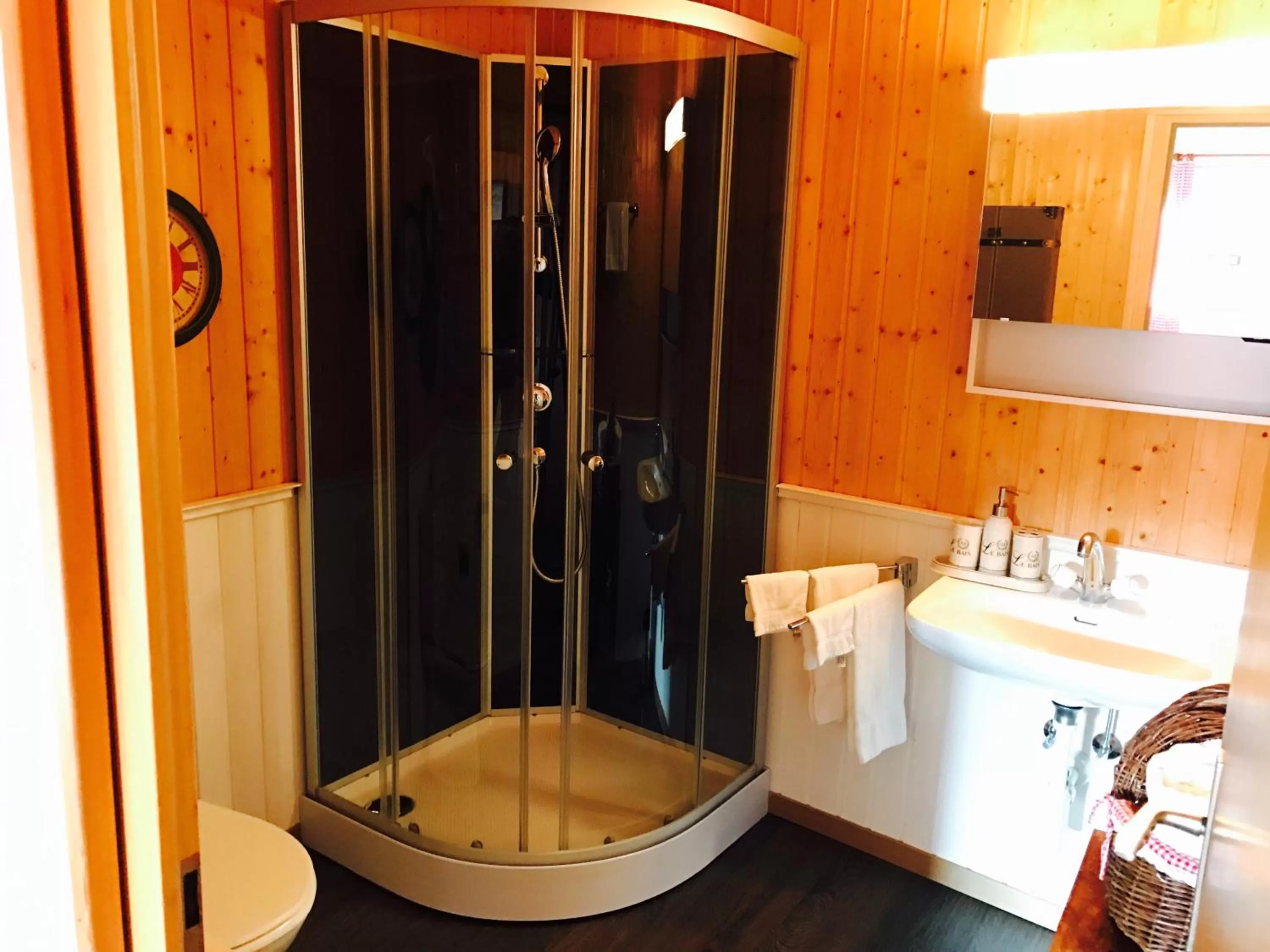 Bathroom in Auberge de l'Assesseur - Mont-Soleil